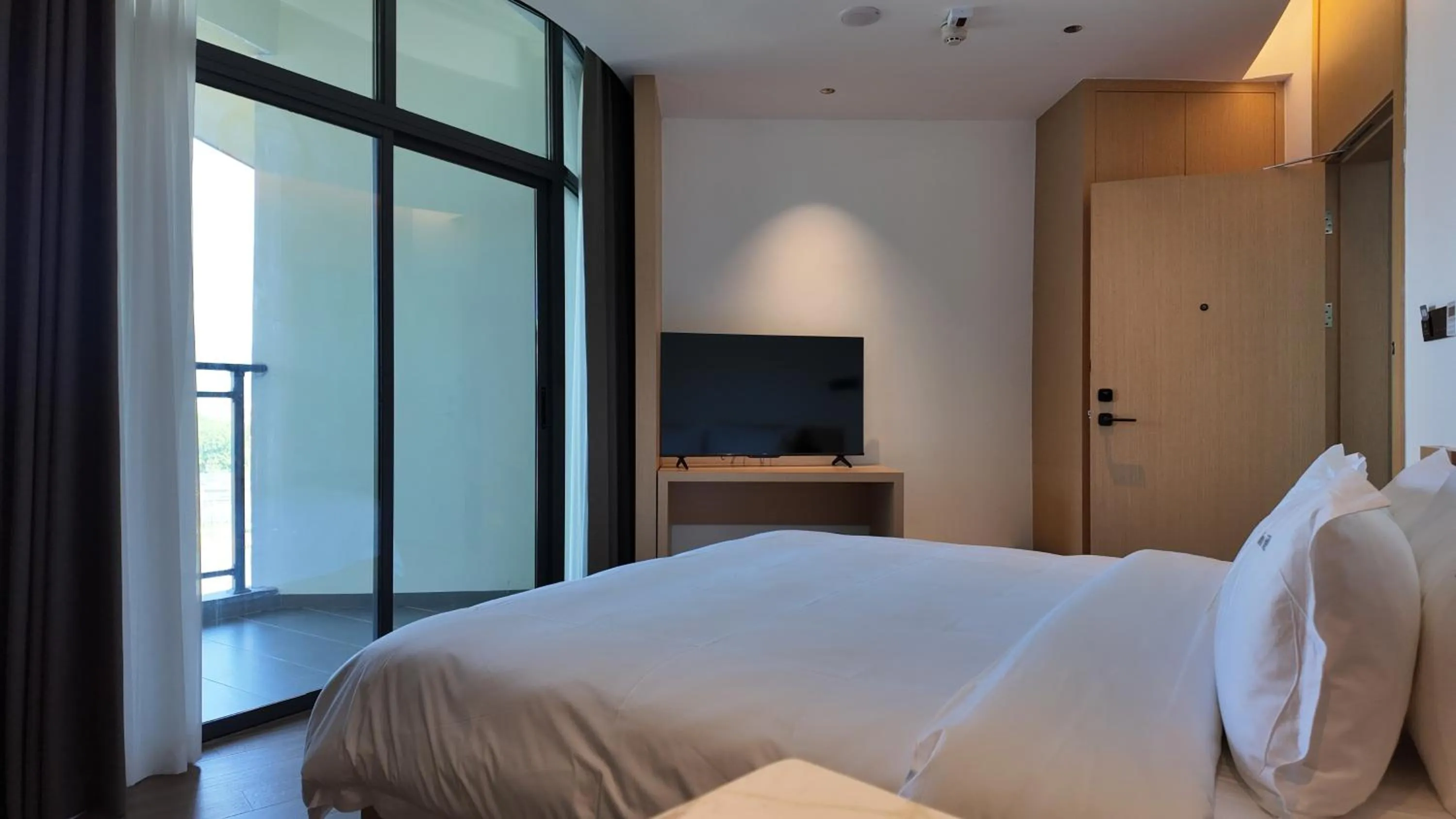 TV and multimedia in Holiday Inn Ganzhou Orchid Town by IHG