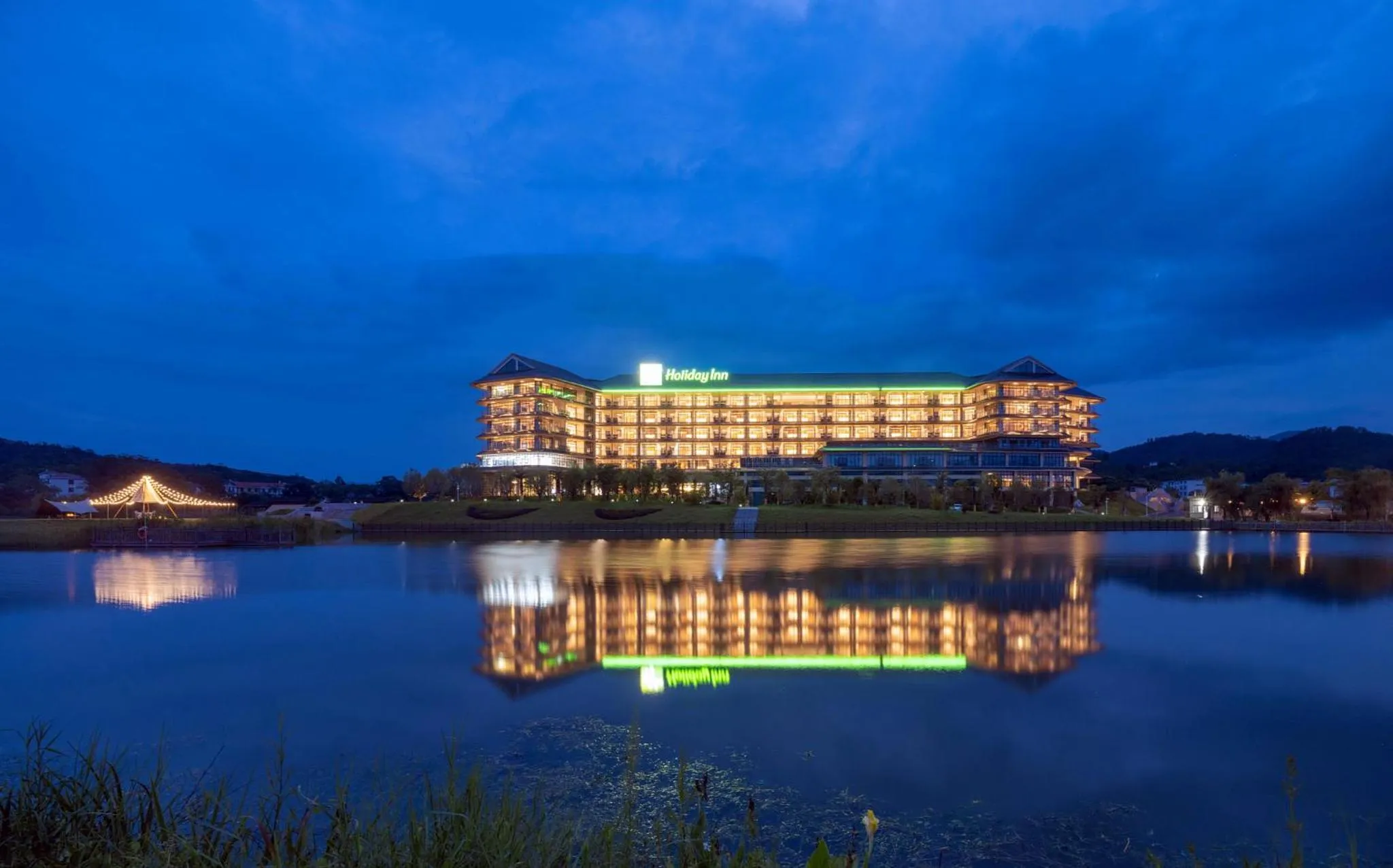 Property building in Holiday Inn Ganzhou Orchid Town by IHG