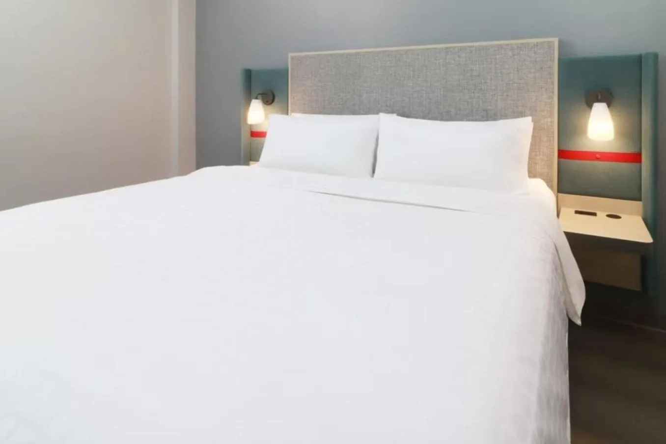 Photo of the whole room, Bed in Avid Hotel Querétaro Centro Sur by IHG