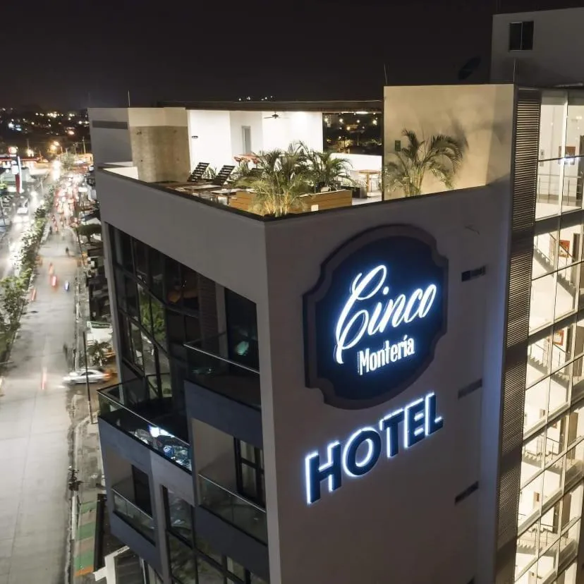 Property building in Hotel Cinco Monteria