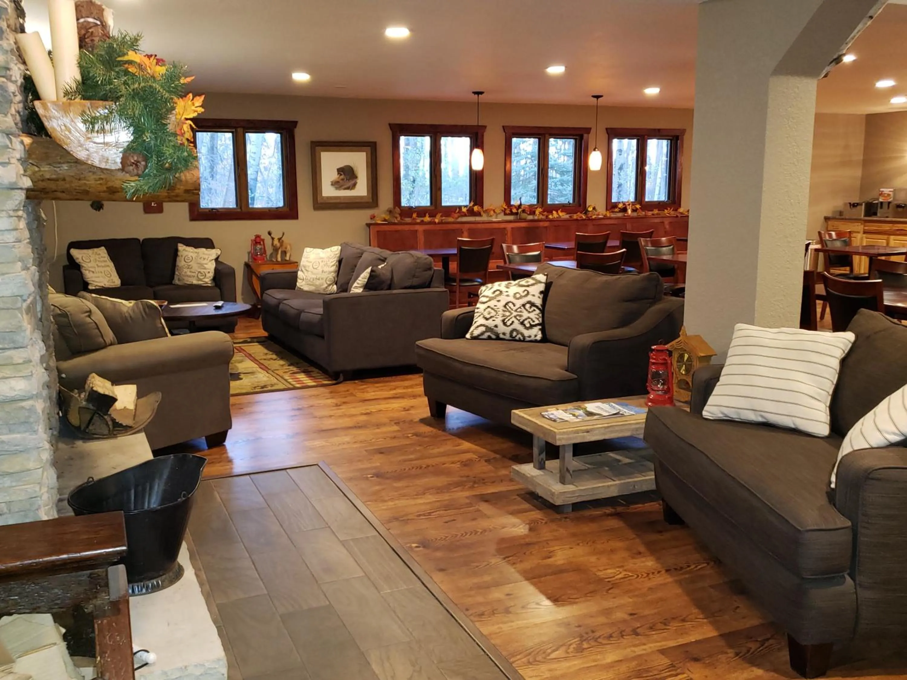 Communal lounge/ TV room in Rib Mountain Inn