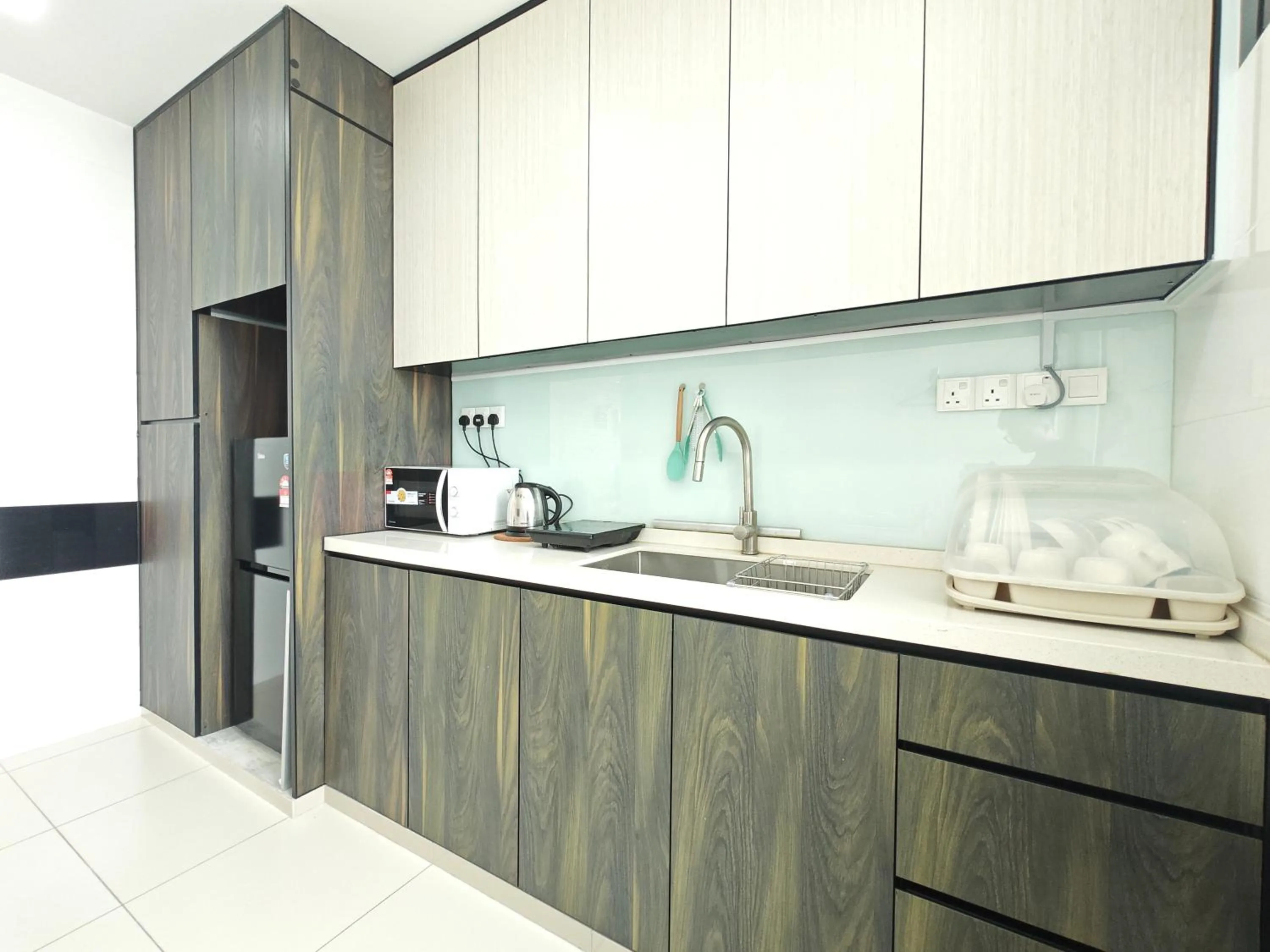 Kitchen or kitchenette in Kempas Dsummit Residences by Antlerzone