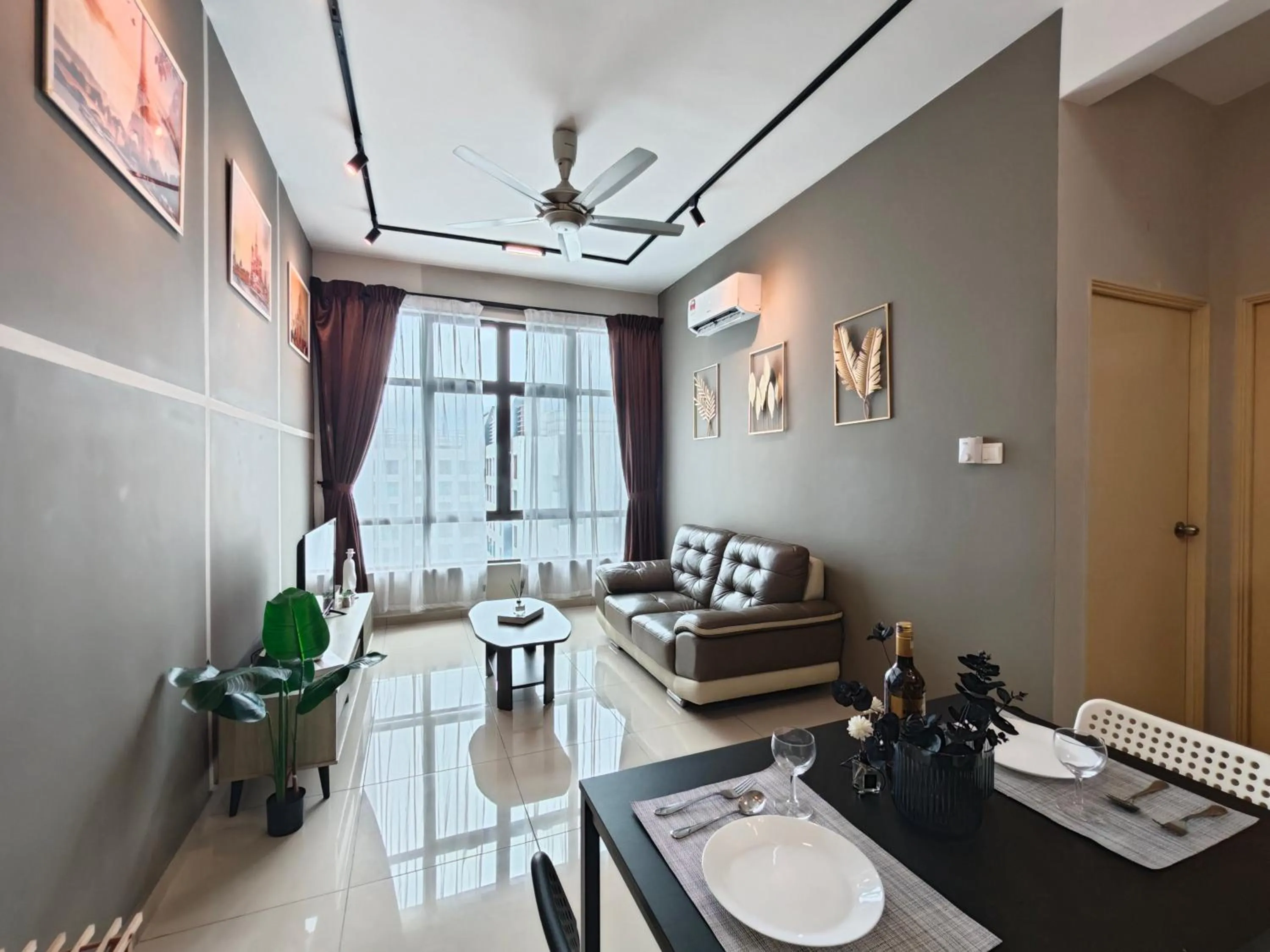 Living room in Kempas Dsummit Residences by Antlerzone