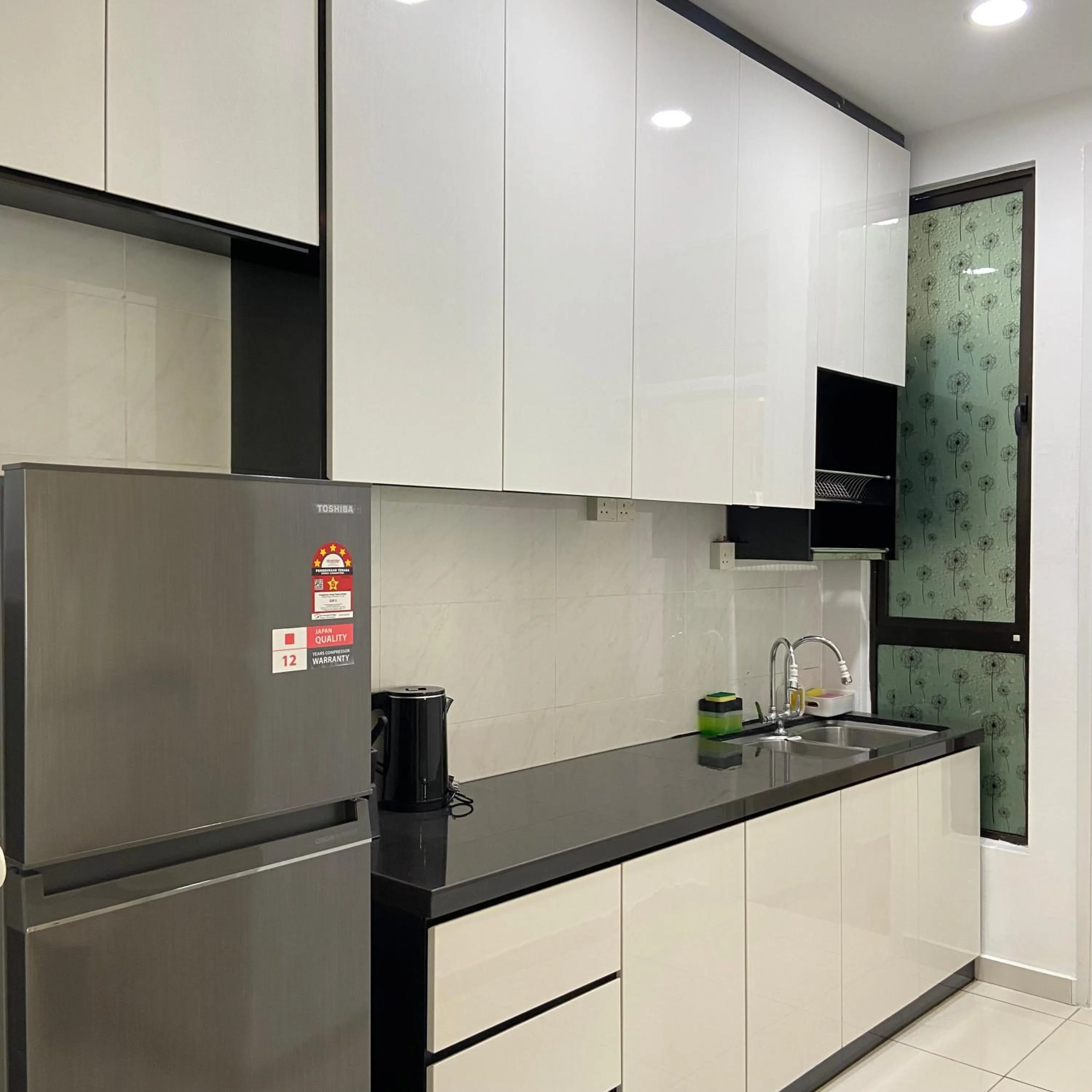 Kitchen or kitchenette in Kempas Dsummit Residences by Antlerzone
