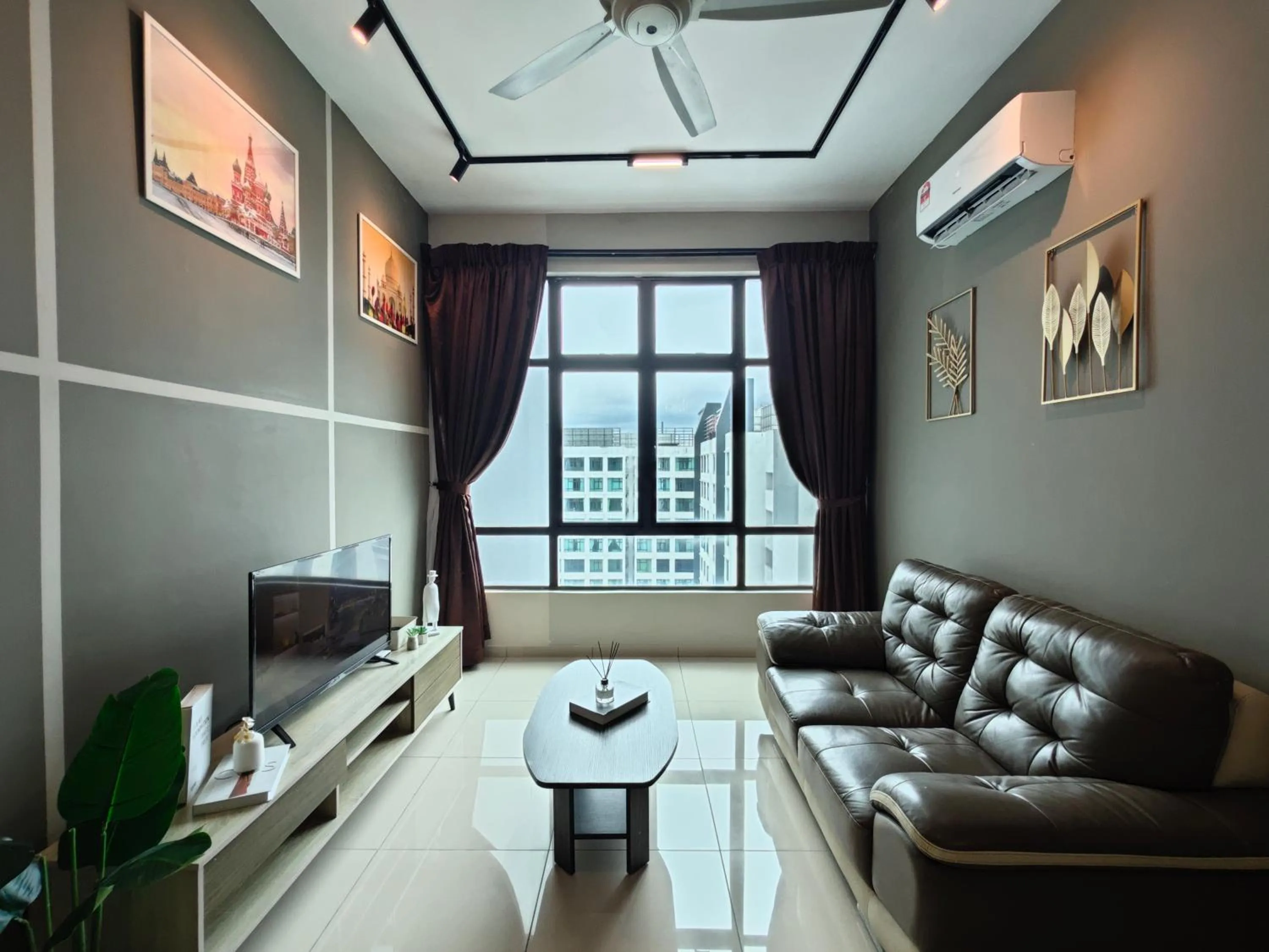 Living room in Kempas Dsummit Residences by Antlerzone