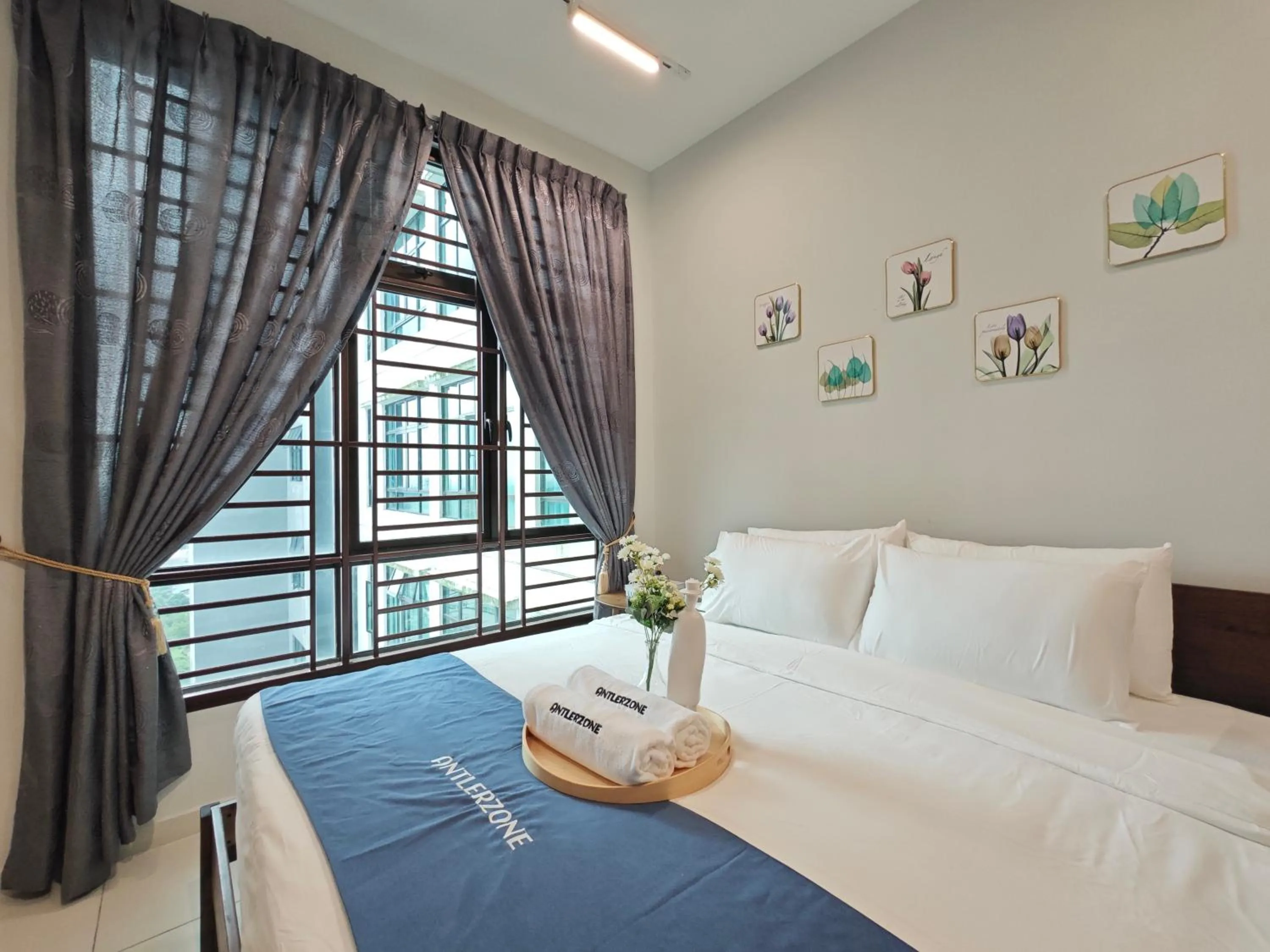 Bedroom, Bed in Kempas Dsummit Residences by Antlerzone