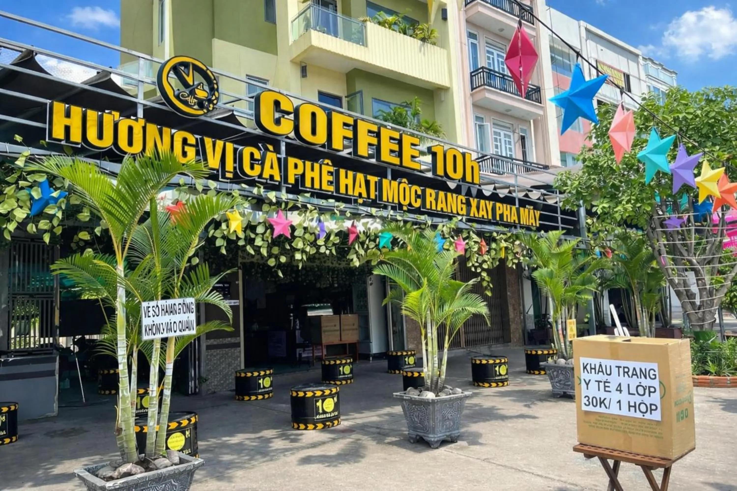 Property building in 10h Hotel