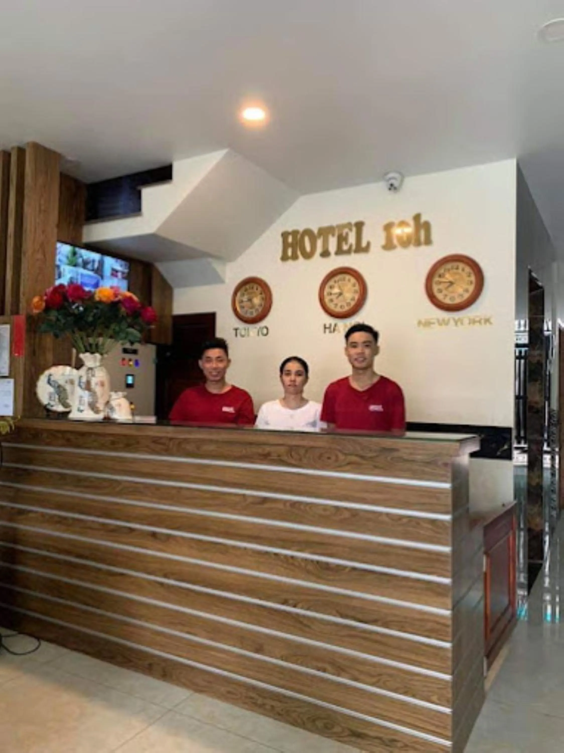 Property logo or sign in 10h Hotel