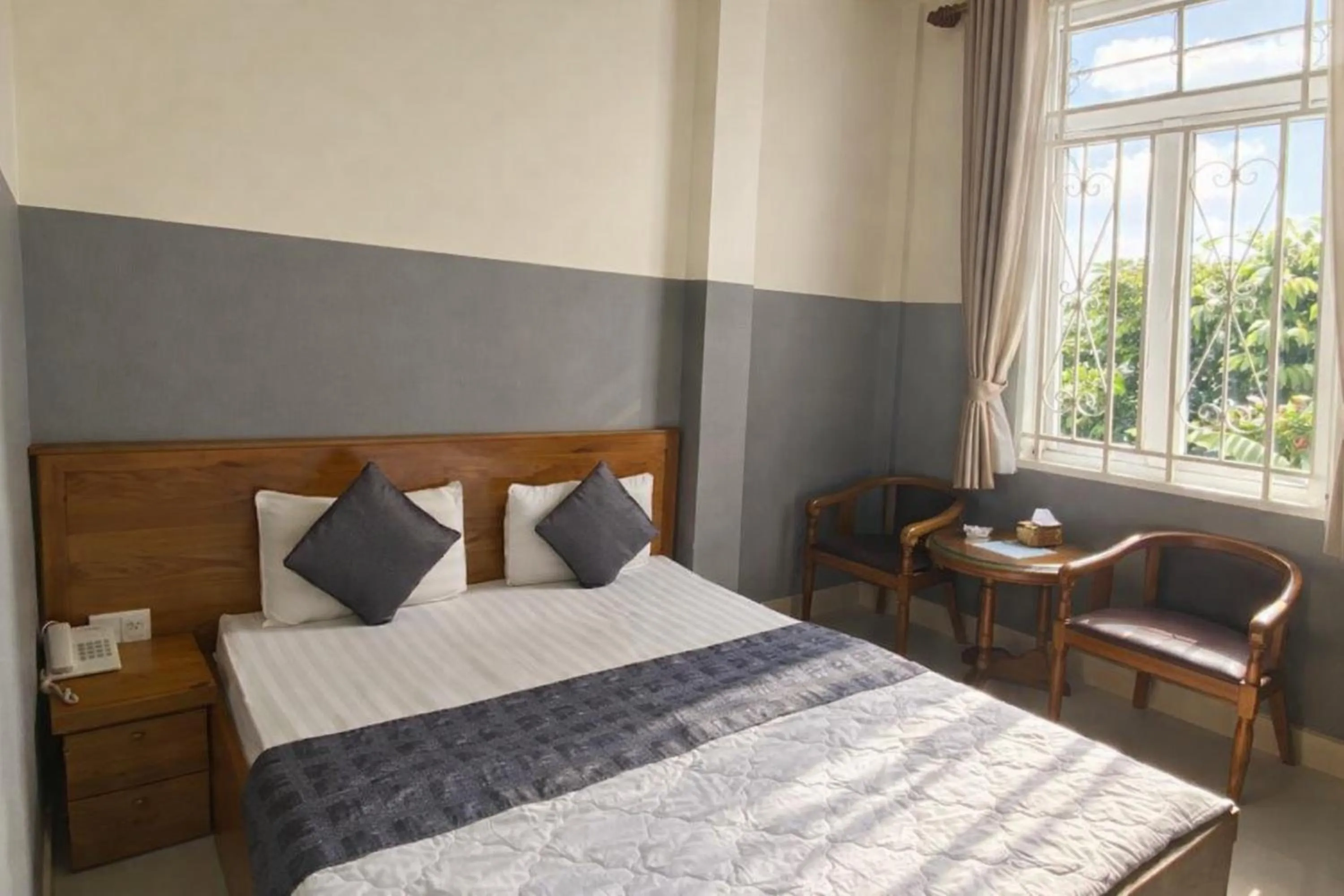 Photo of the whole room, Bed in 10h Hotel