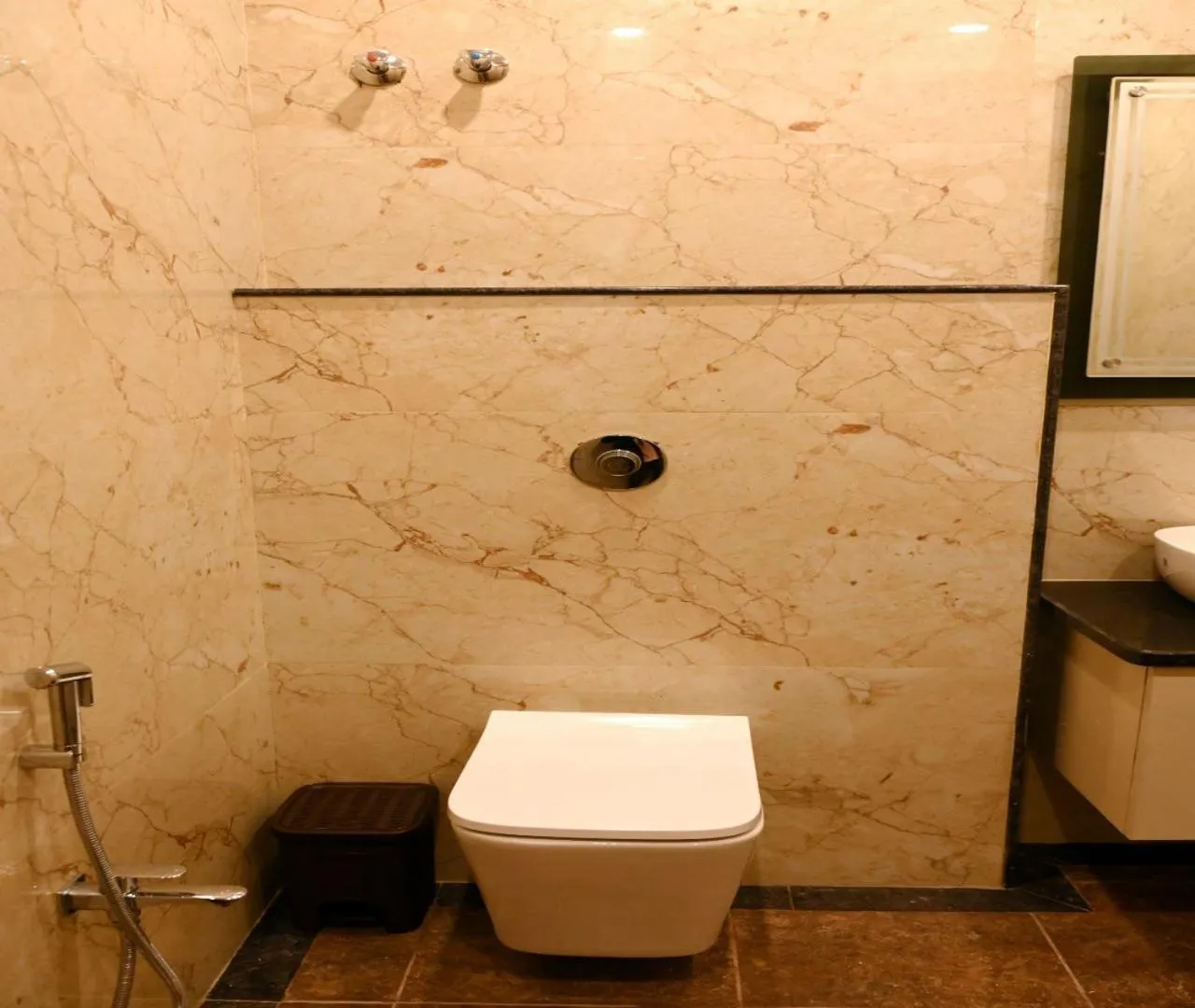 Toilet in Hotel Shankara Residency