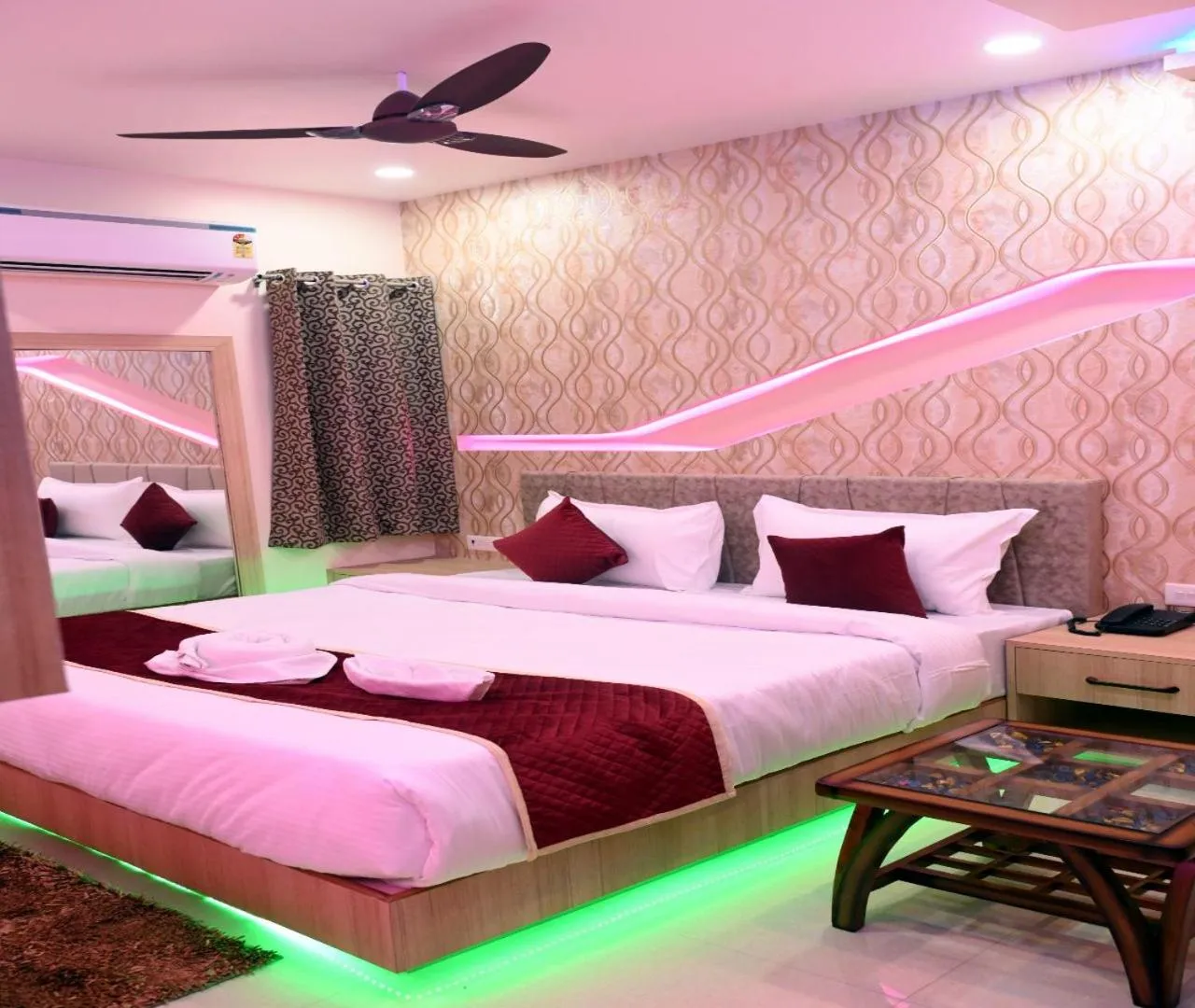 Bedroom, Bed in Hotel Shankara Residency