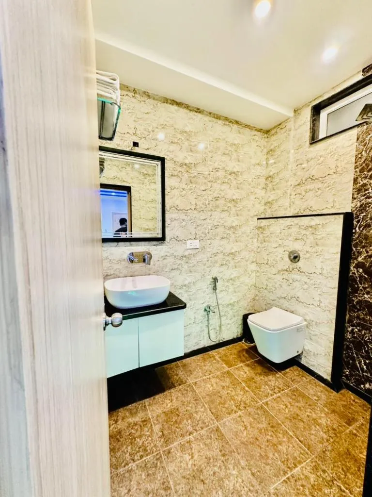 Shower in Hotel Shankara Residency