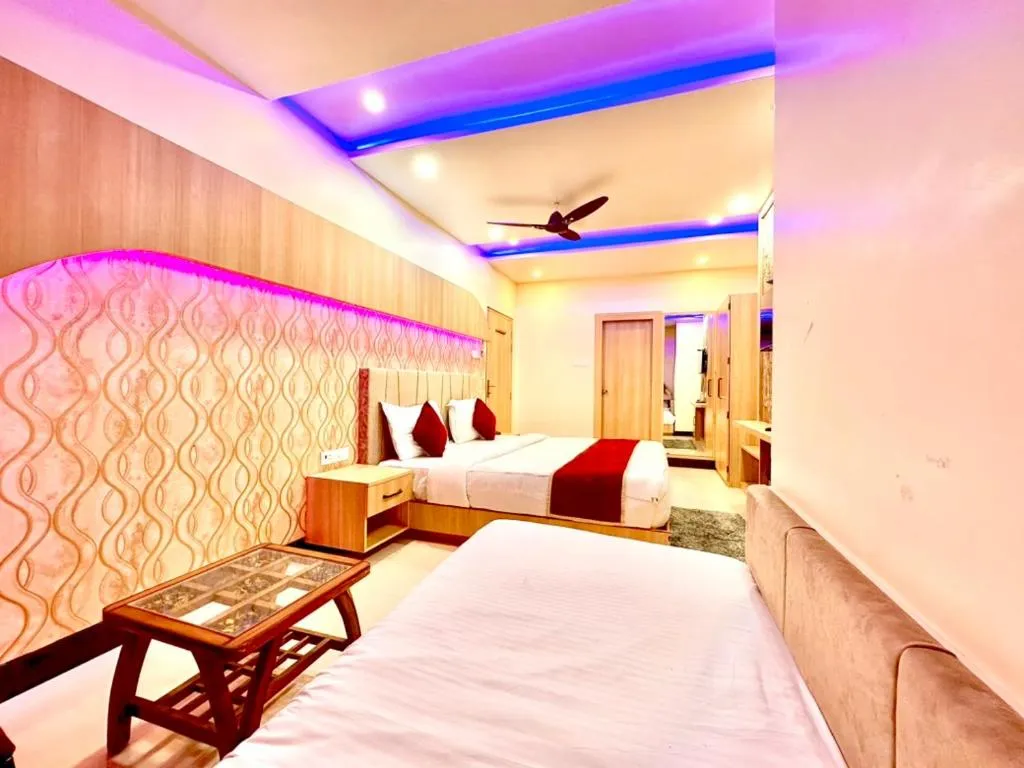Bed in Hotel Shankara Residency