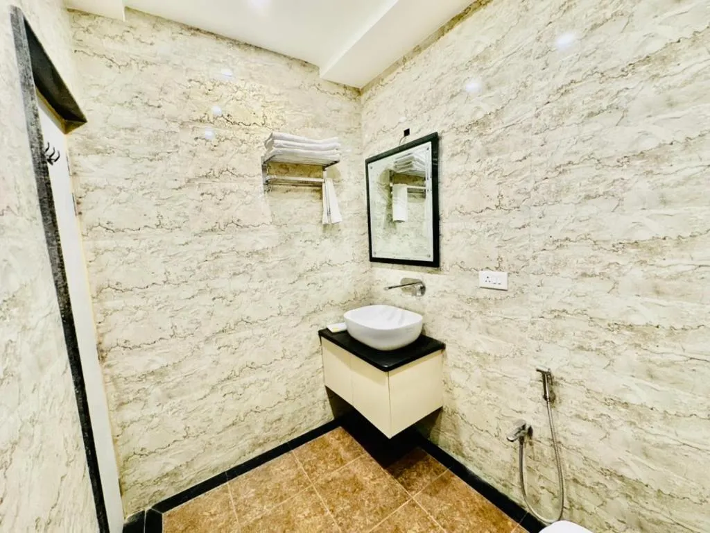 Bathroom in Hotel Shankara Residency