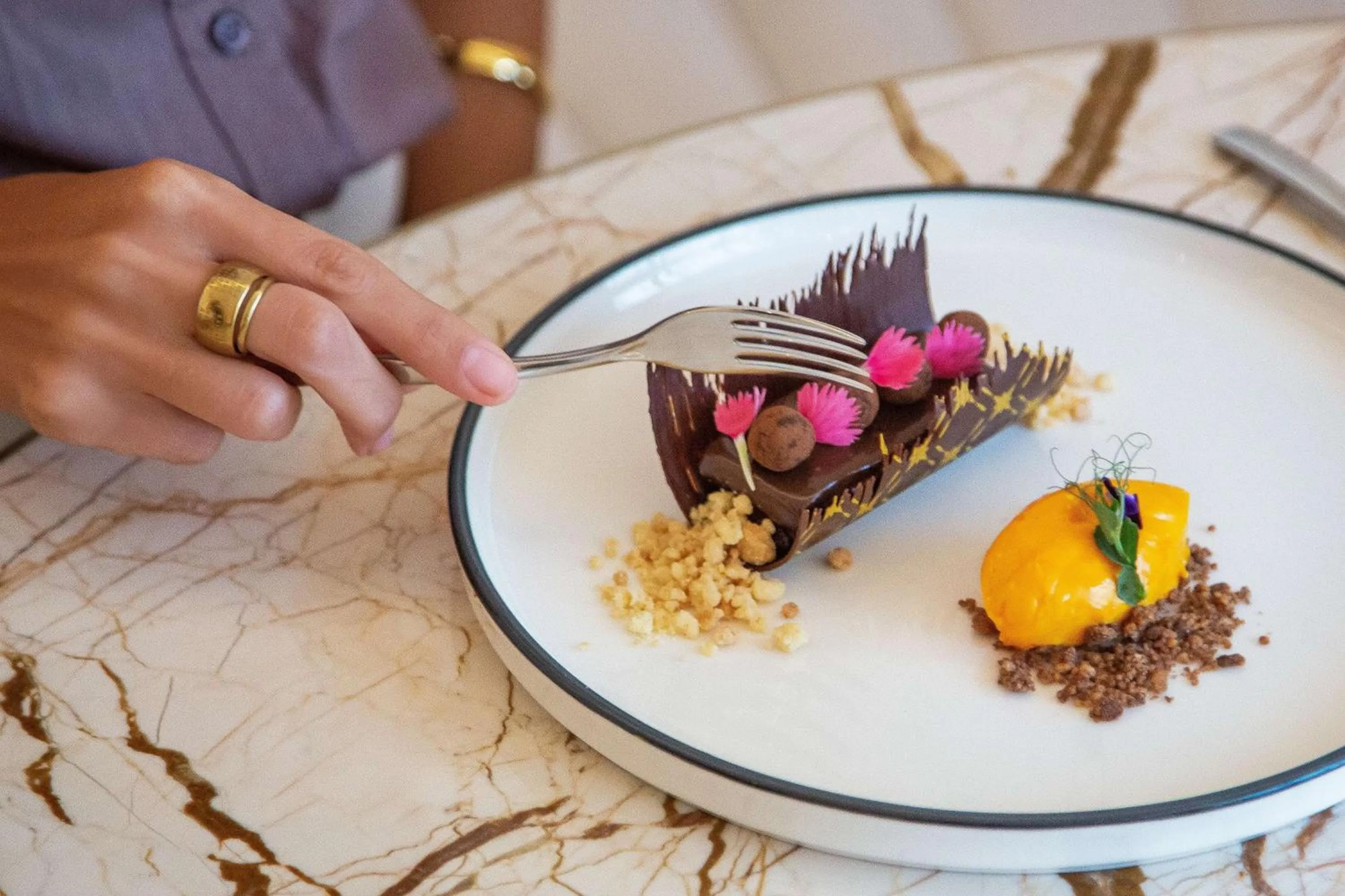 Food and drinks in Radisson Collection Resort Galle