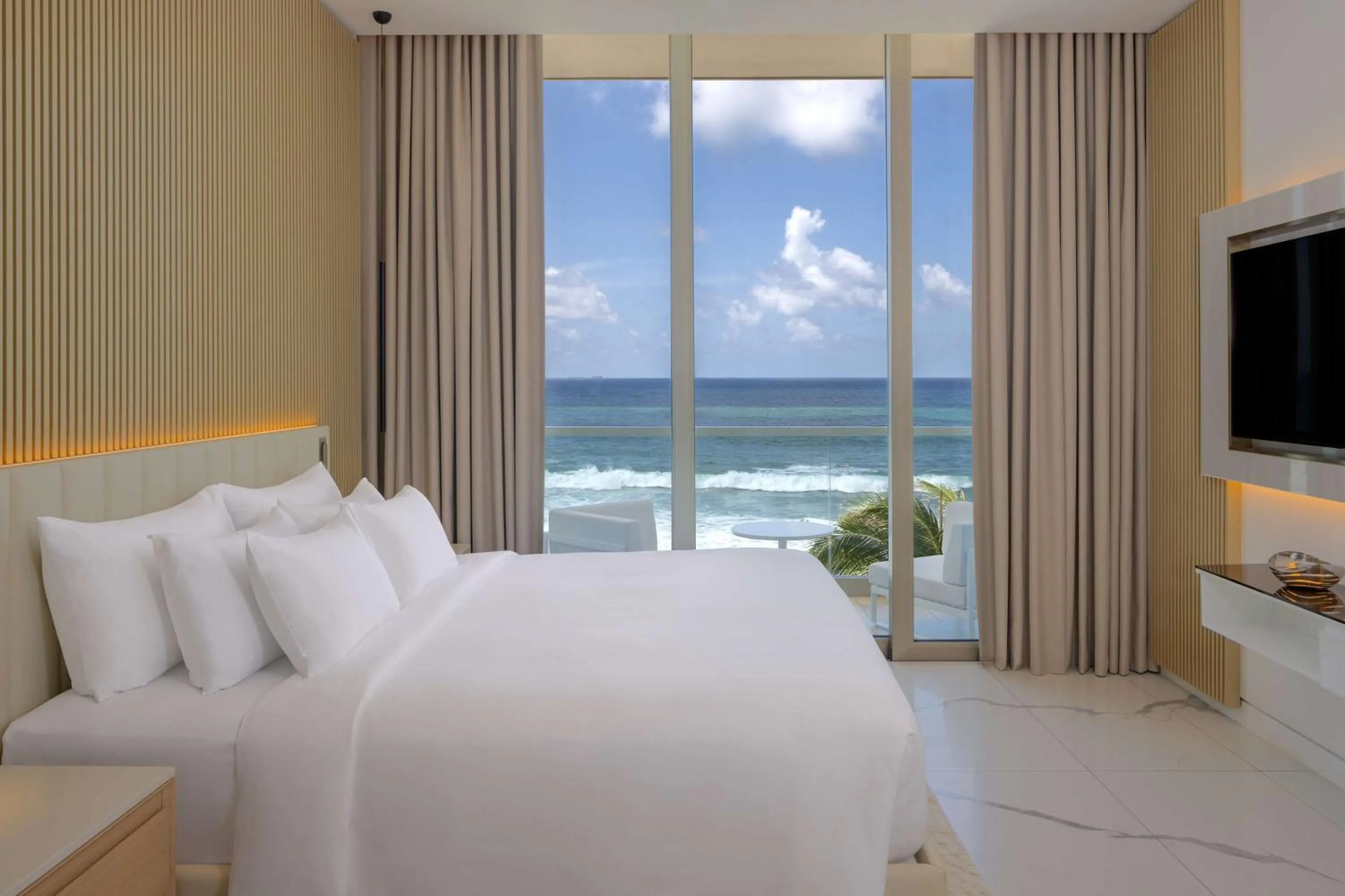 Bedroom, Bed in Radisson Collection Resort Galle