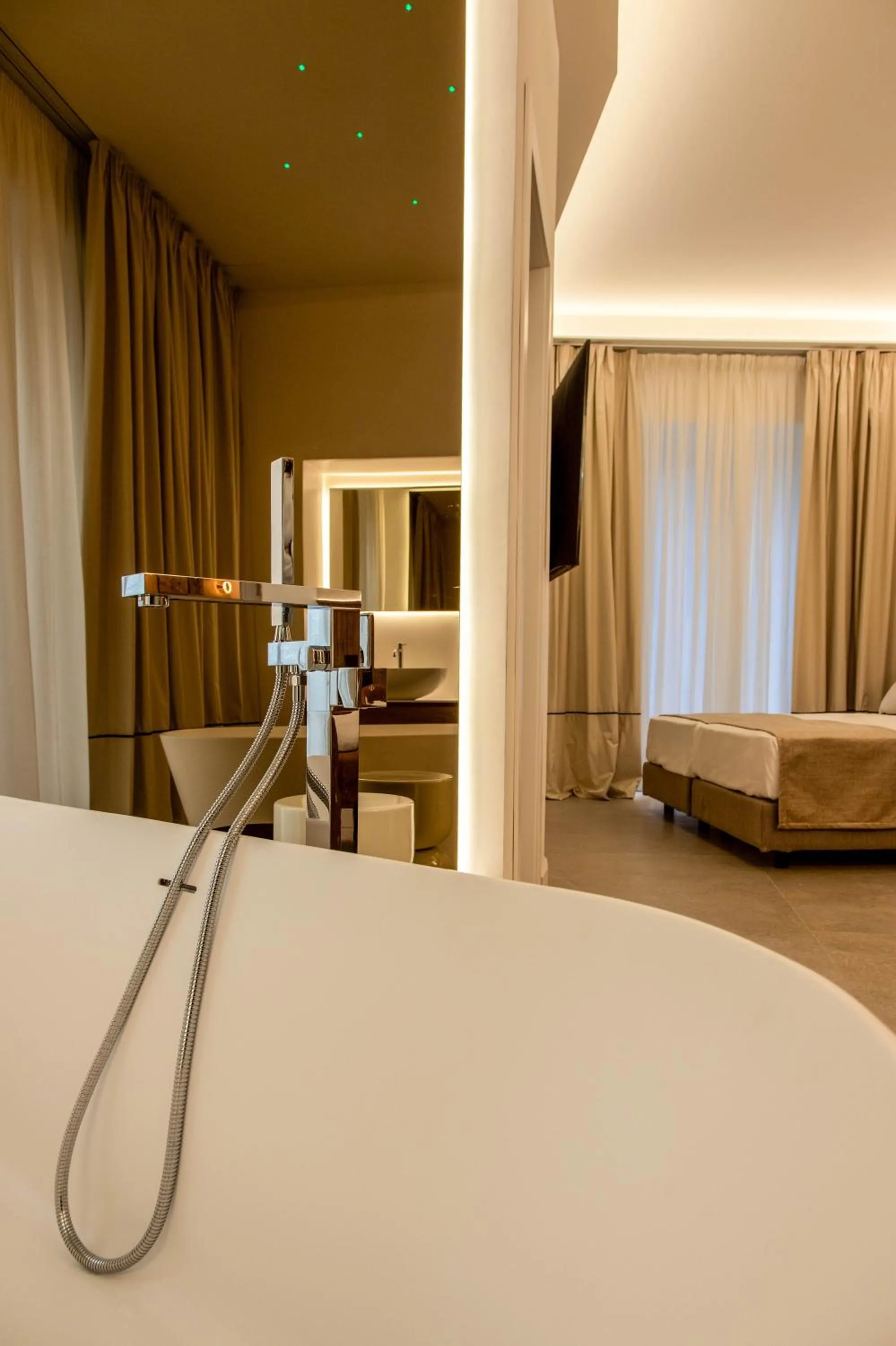 Bath, Bed in Mamalu - Corso Umberto 35 - Studios and Suites