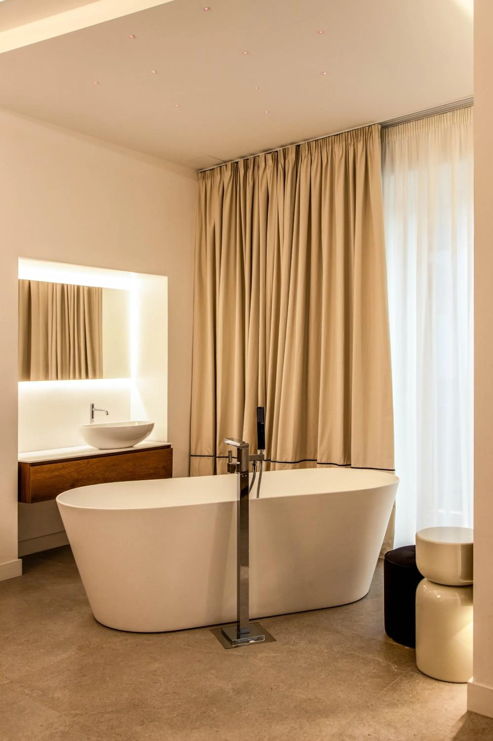 Bathroom, Bed in Mamalu - Corso Umberto 35 - Studios and Suites