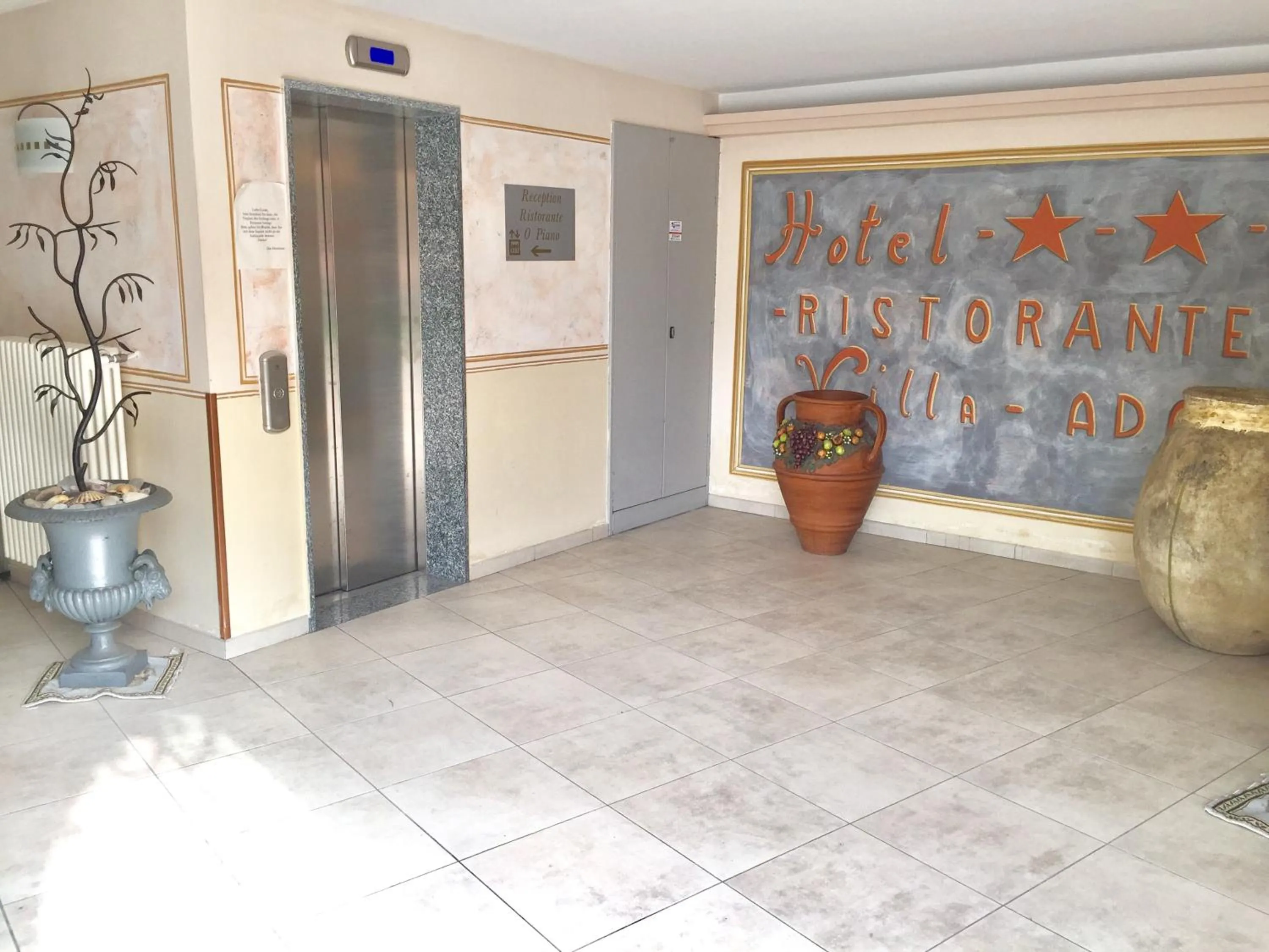 Facade/entrance in Albergo Villa Ada