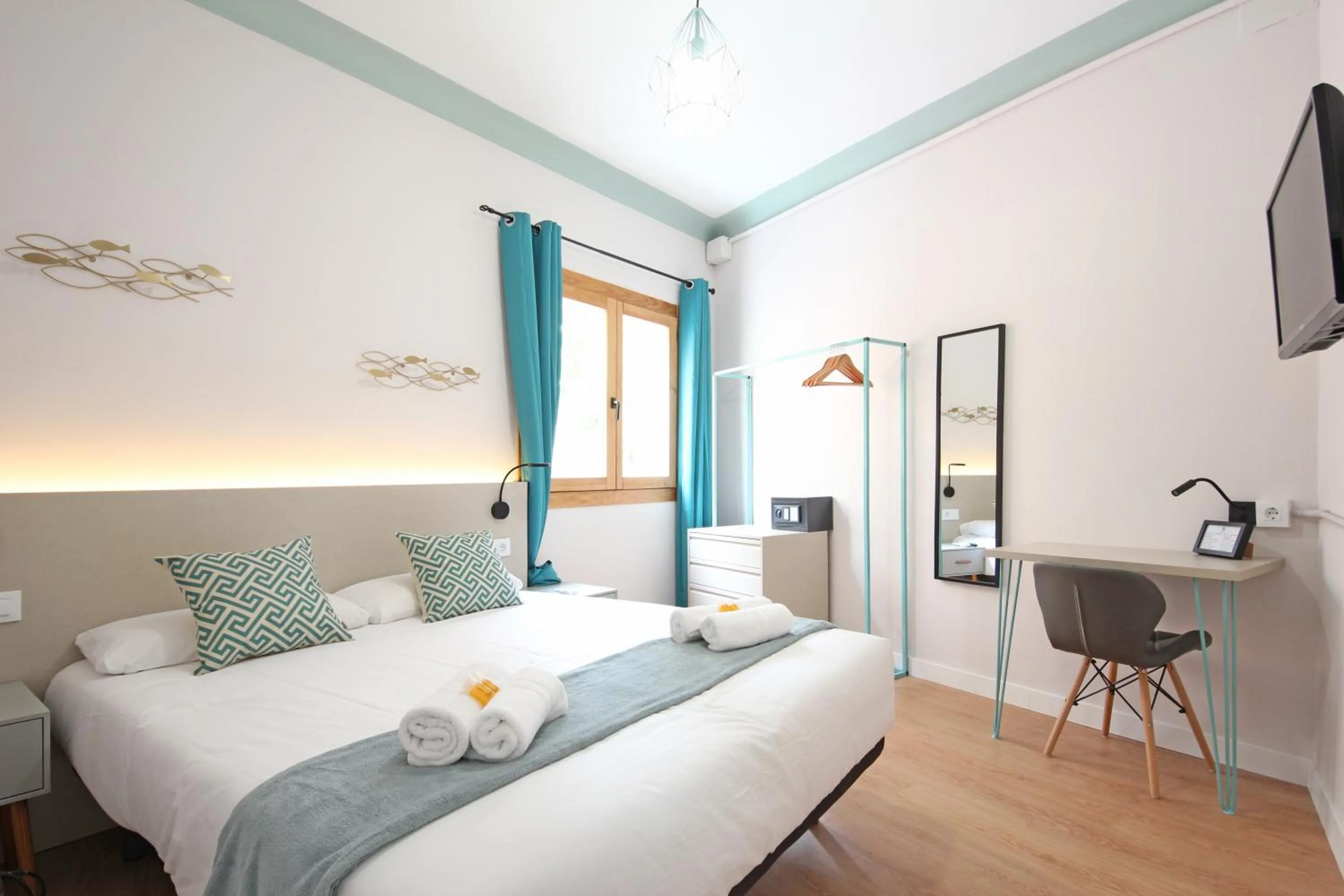 Bed in Regina Selfcheck-in Smart Rooms