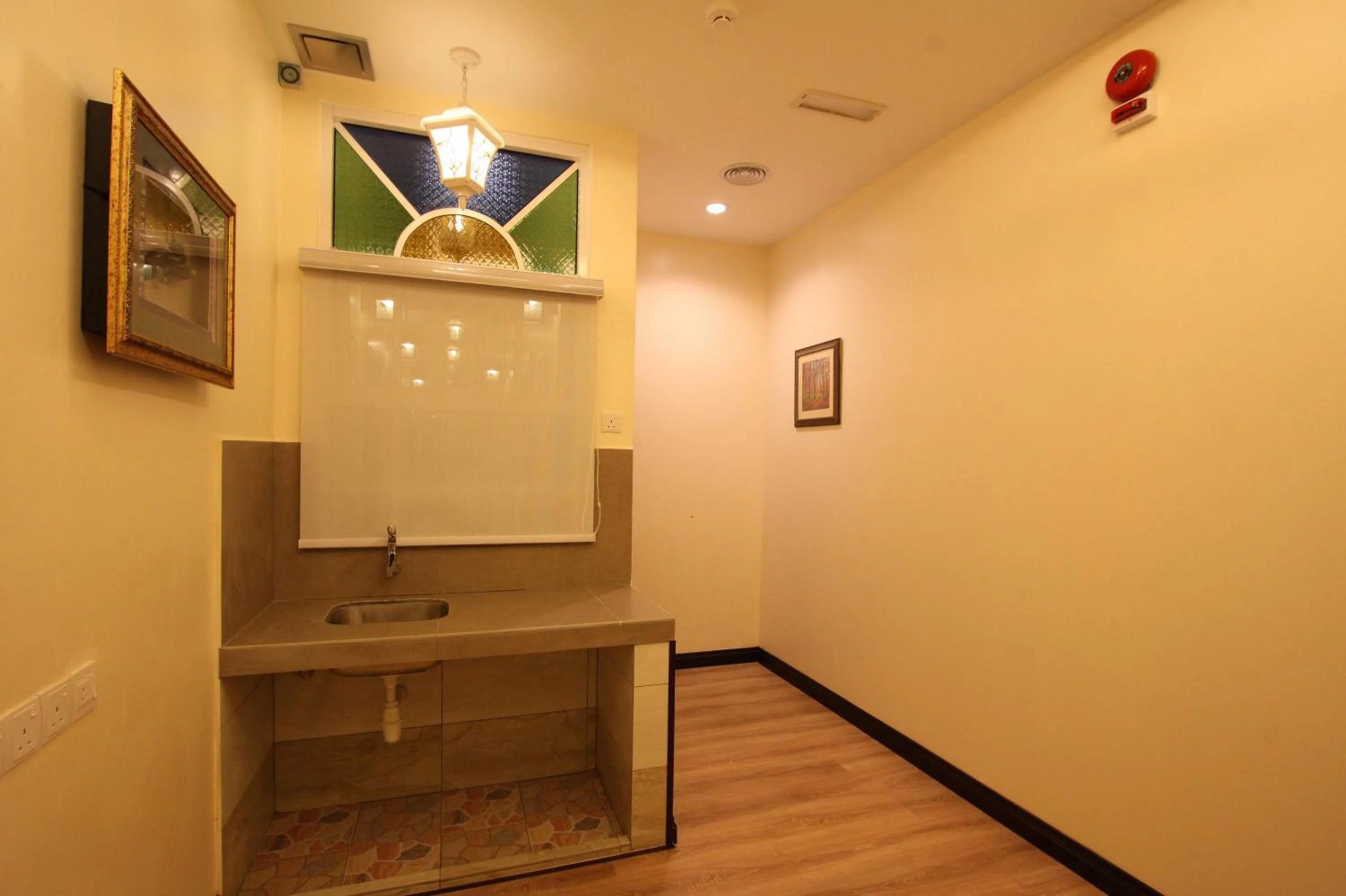 Area and facilities in Shamrock Guest House II