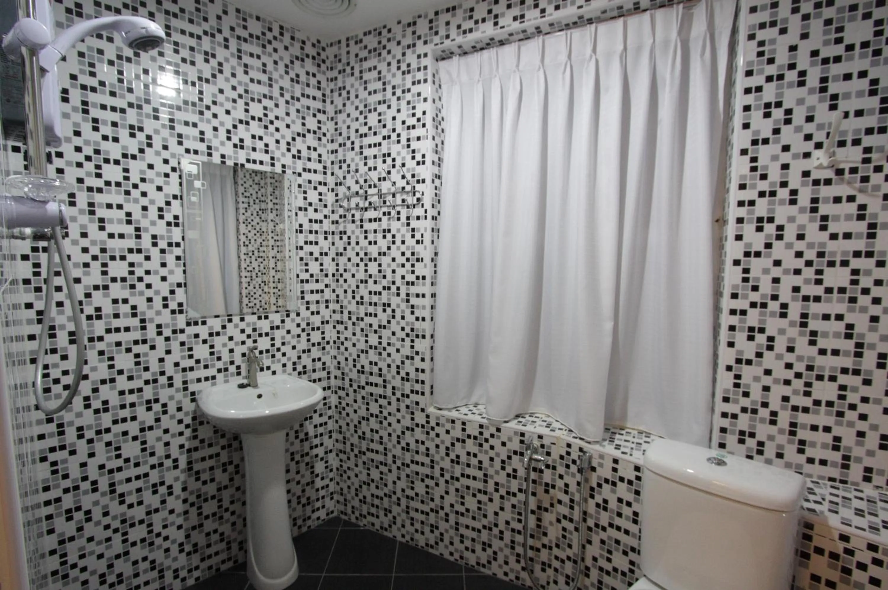 Bathroom in Shamrock Guest House II