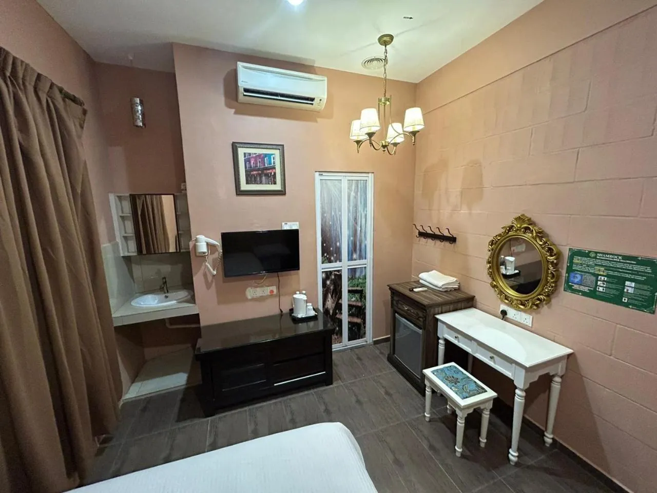 Shamrock Guest House II