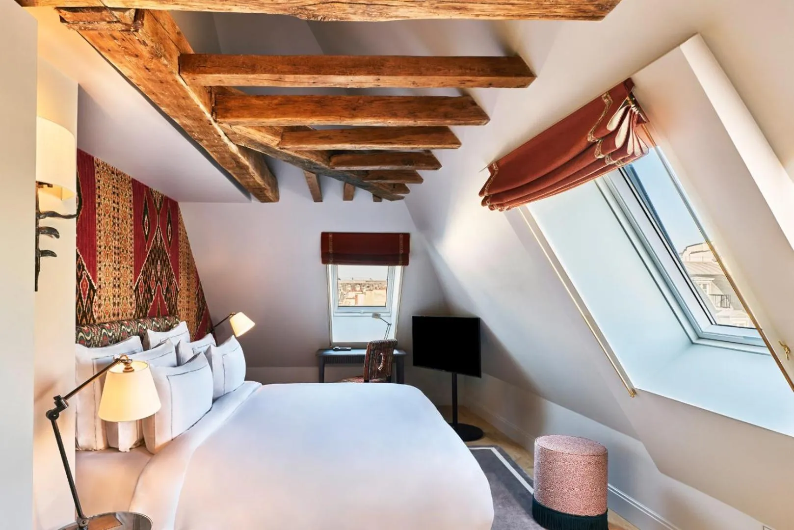 Bed in Maison Barrière Vendôme