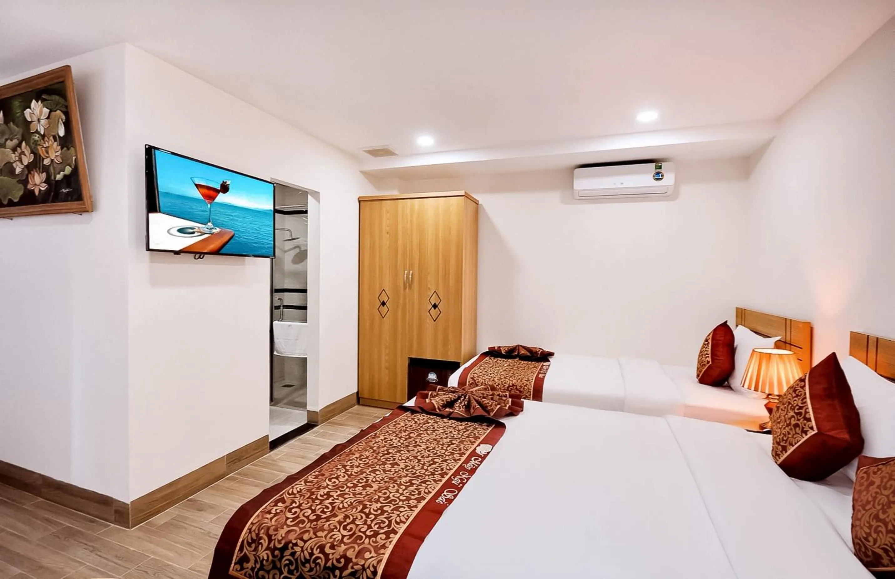 Bed in May Ngu Sac - Iridescent Clouds Hotel