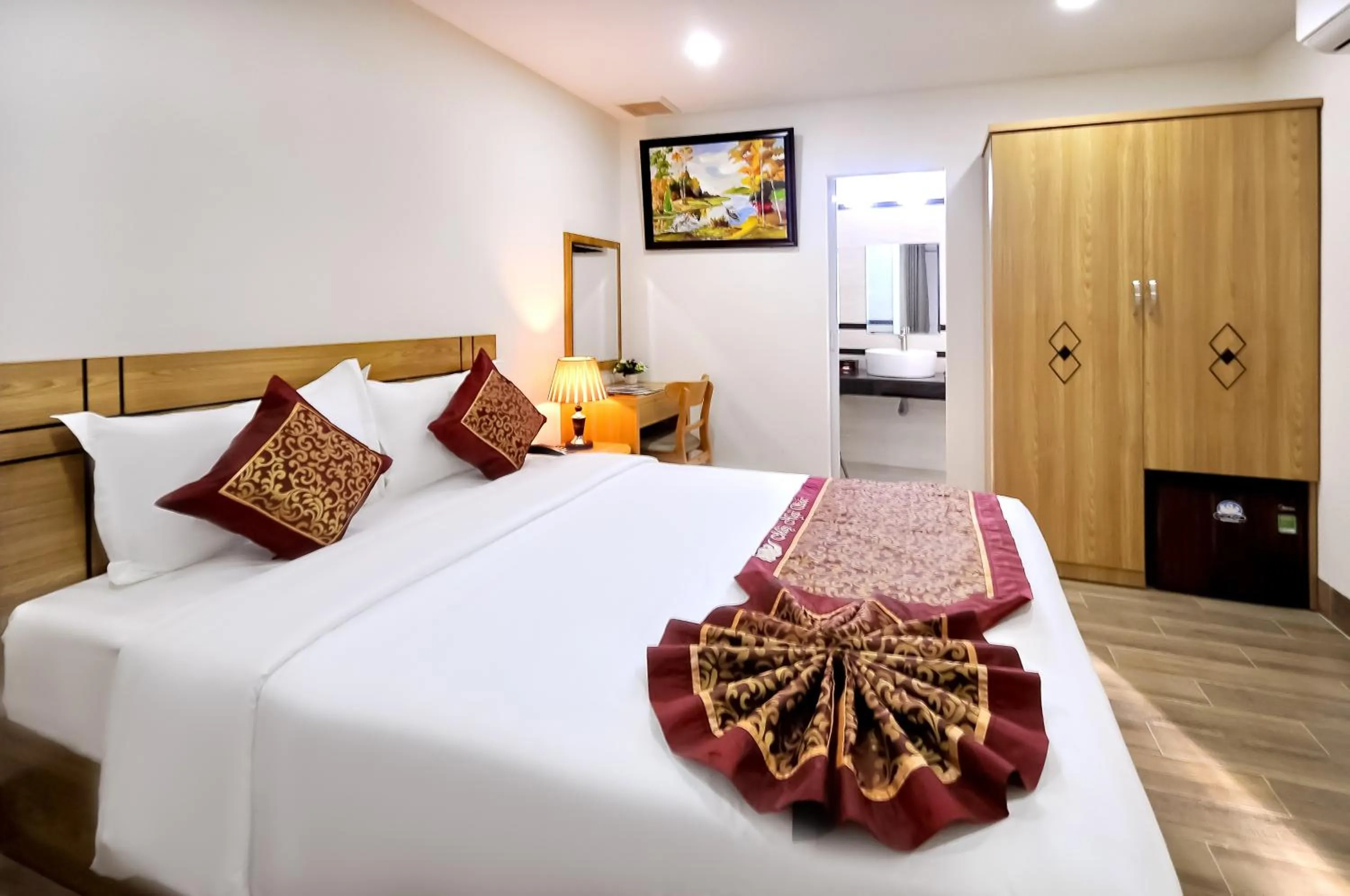 Bed in May Ngu Sac - Iridescent Clouds Hotel