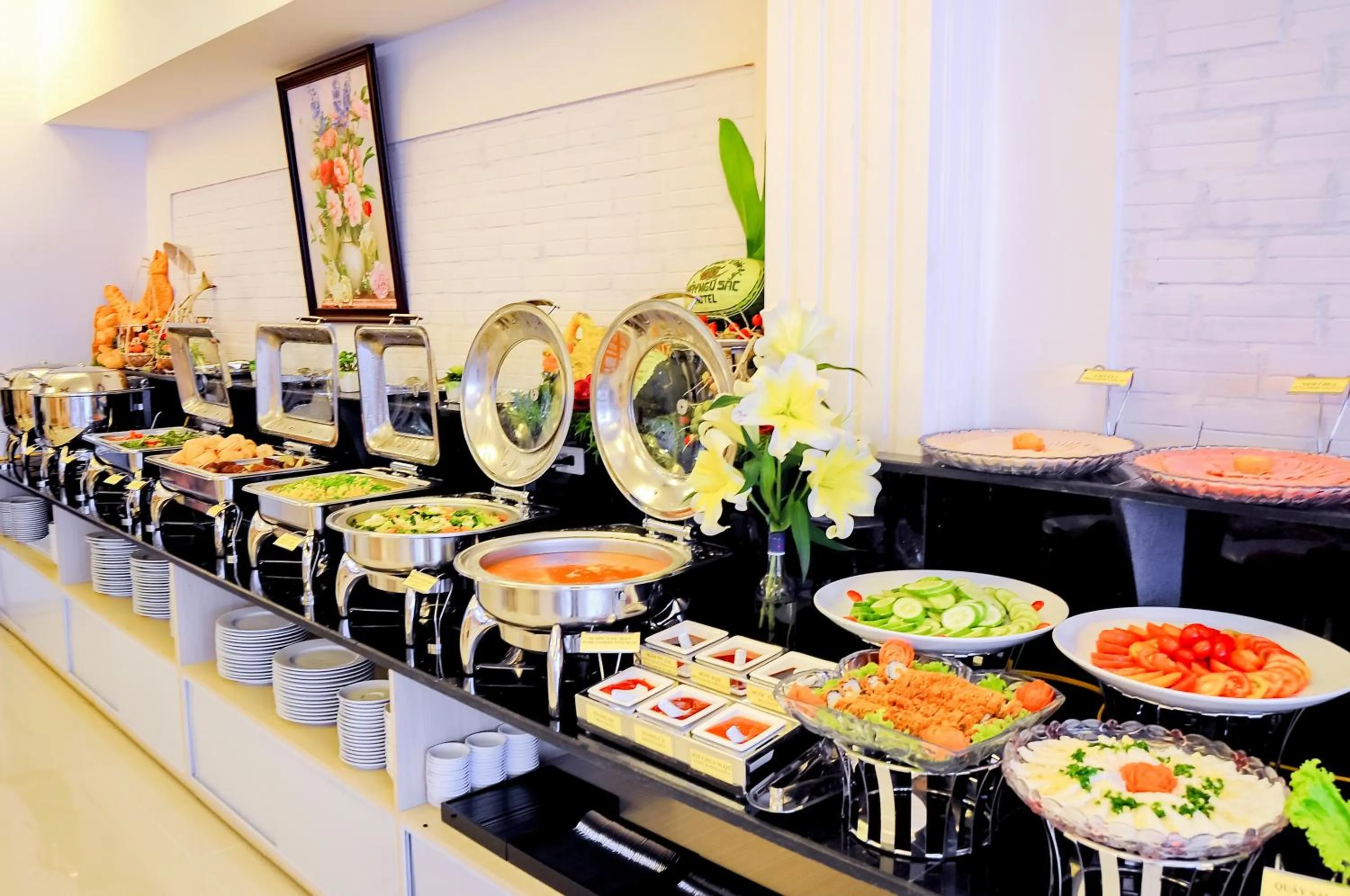 Food and drinks in May Ngu Sac - Iridescent Clouds Hotel