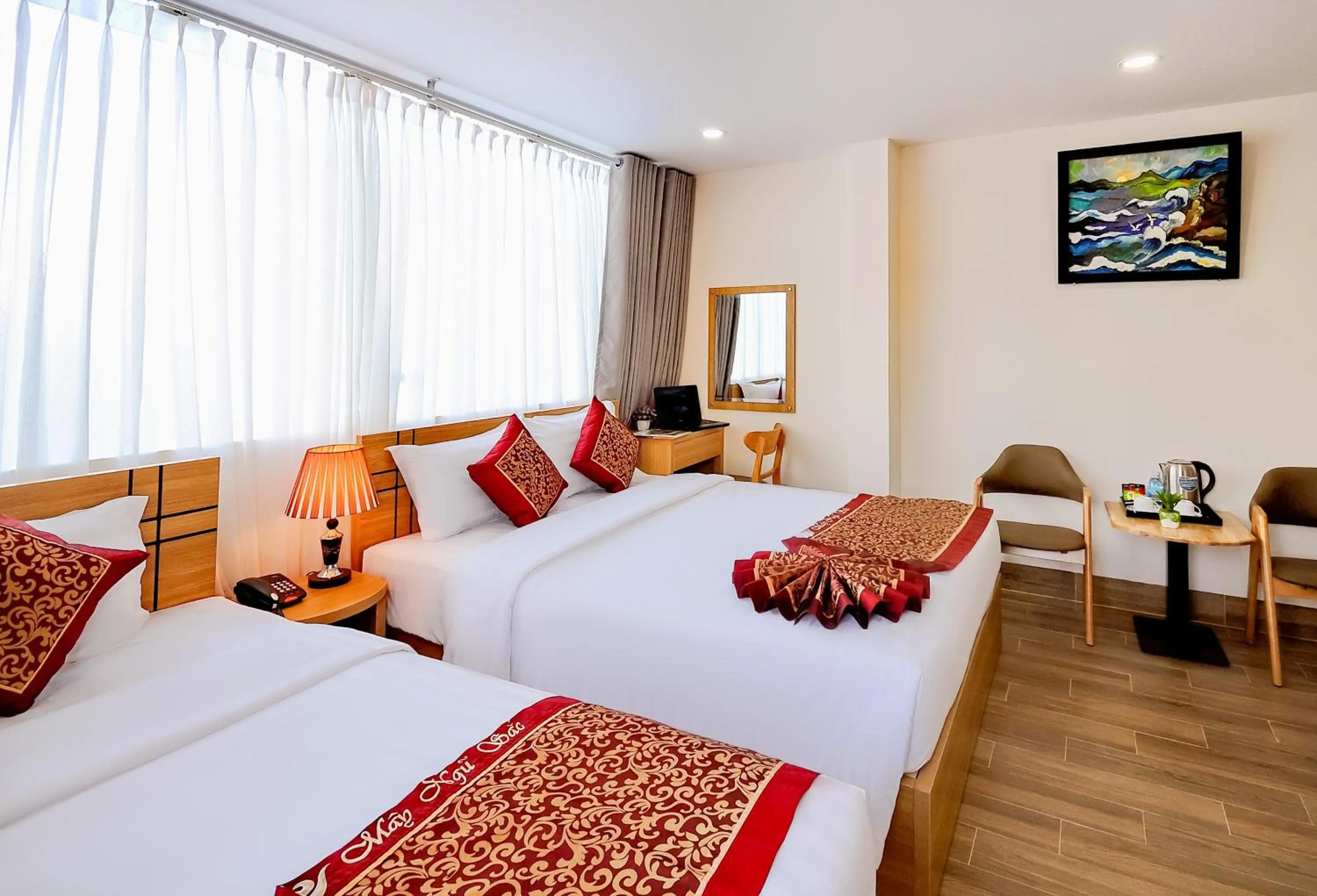 Bed in May Ngu Sac - Iridescent Clouds Hotel