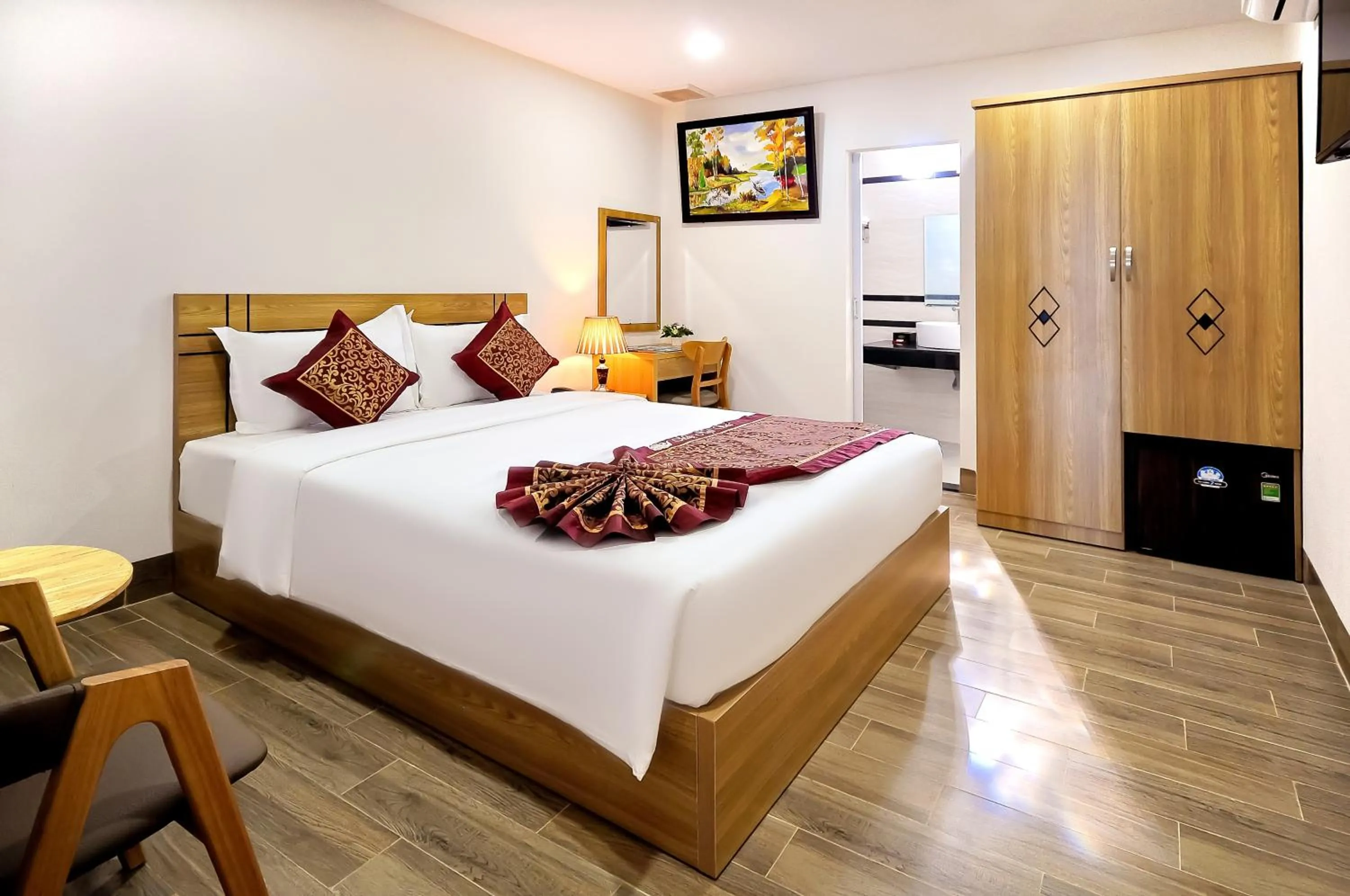 Bed in May Ngu Sac - Iridescent Clouds Hotel