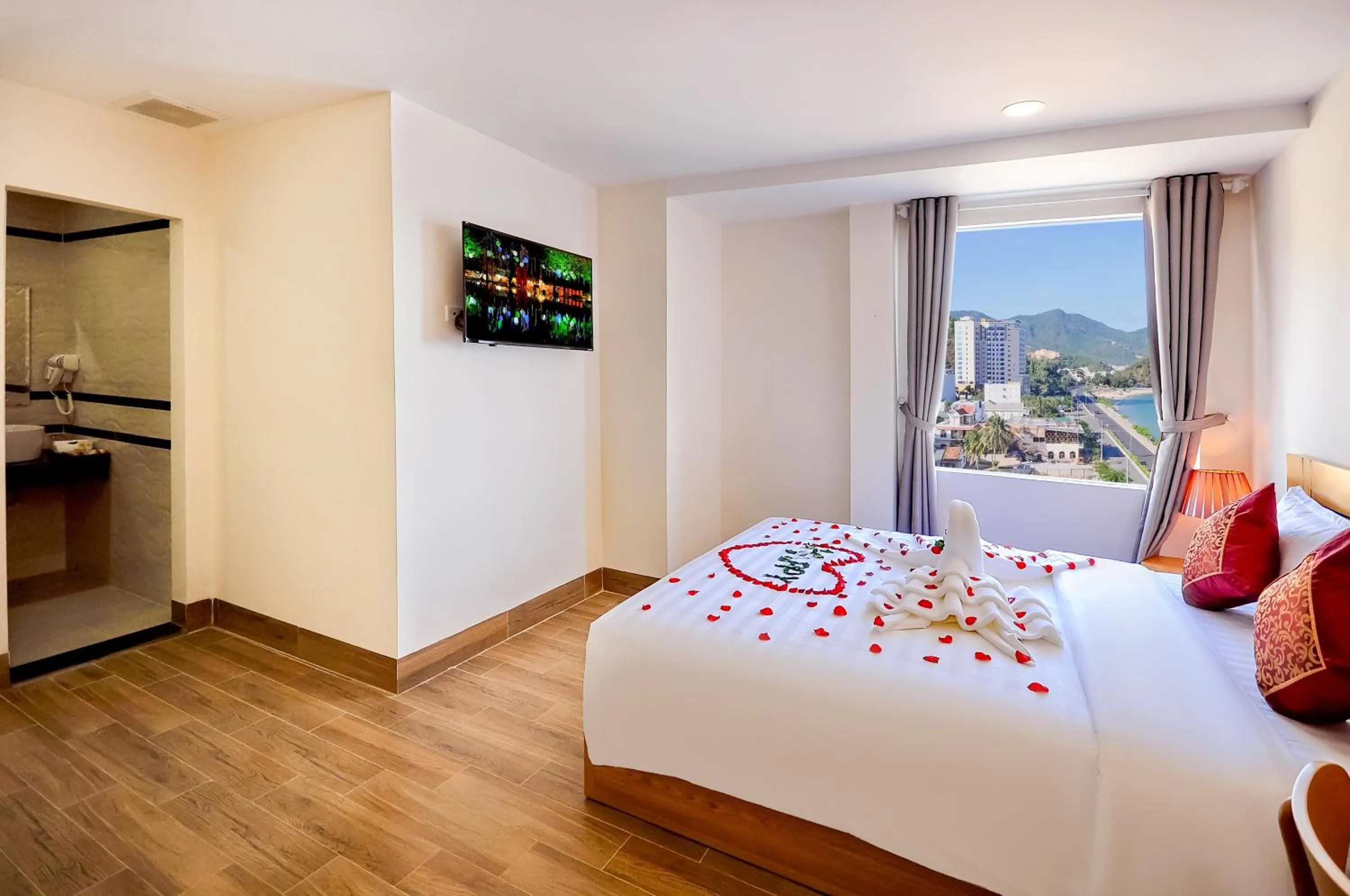 Bed in May Ngu Sac - Iridescent Clouds Hotel