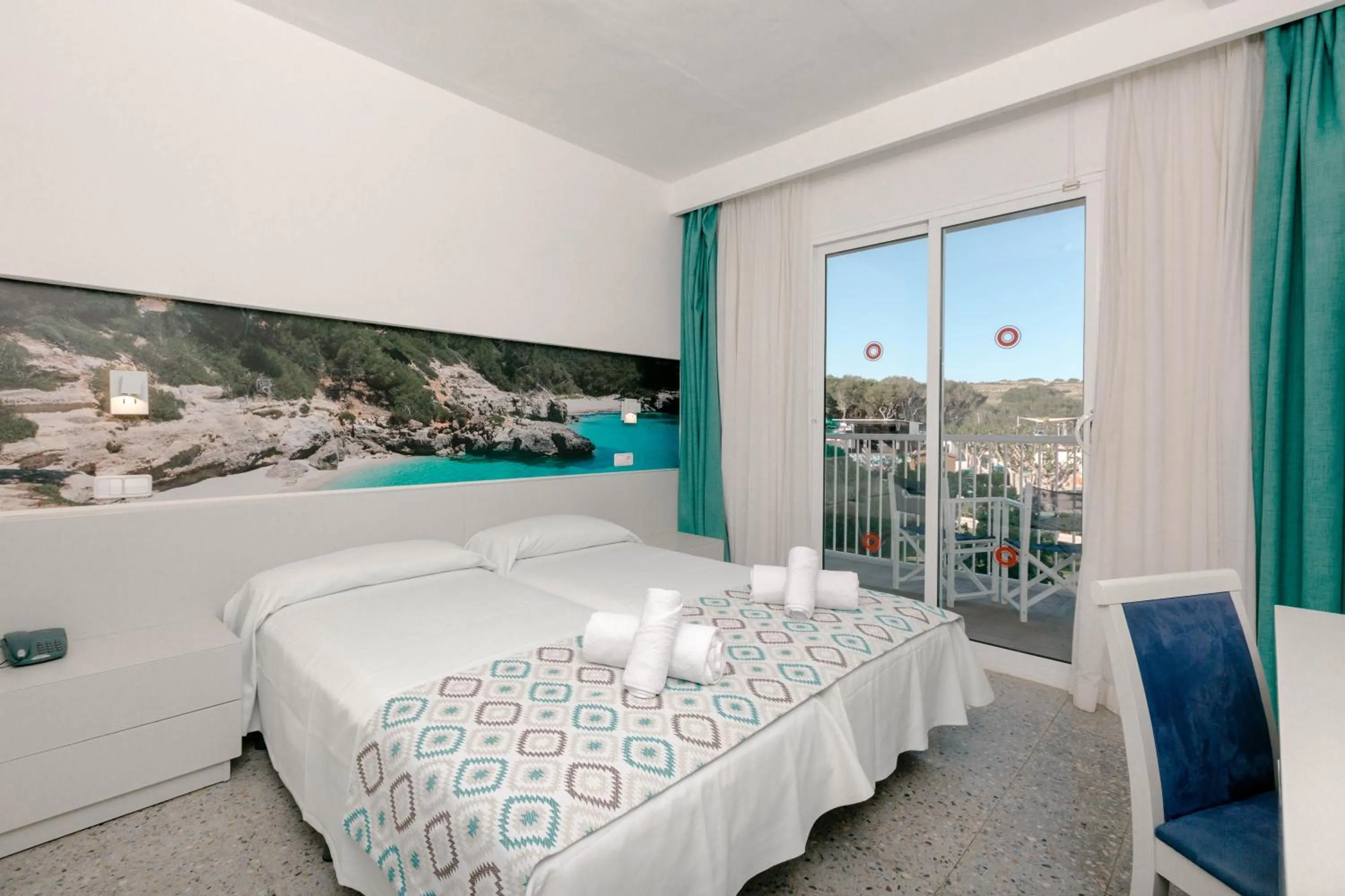 Bedroom, Bed in Club Hotel Aguamarina