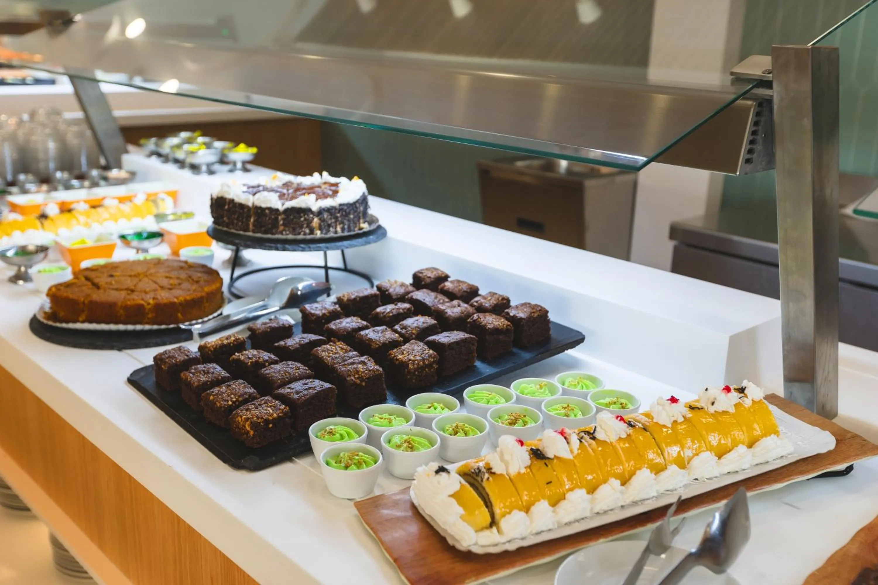 Restaurant/places to eat in Club Hotel Aguamarina