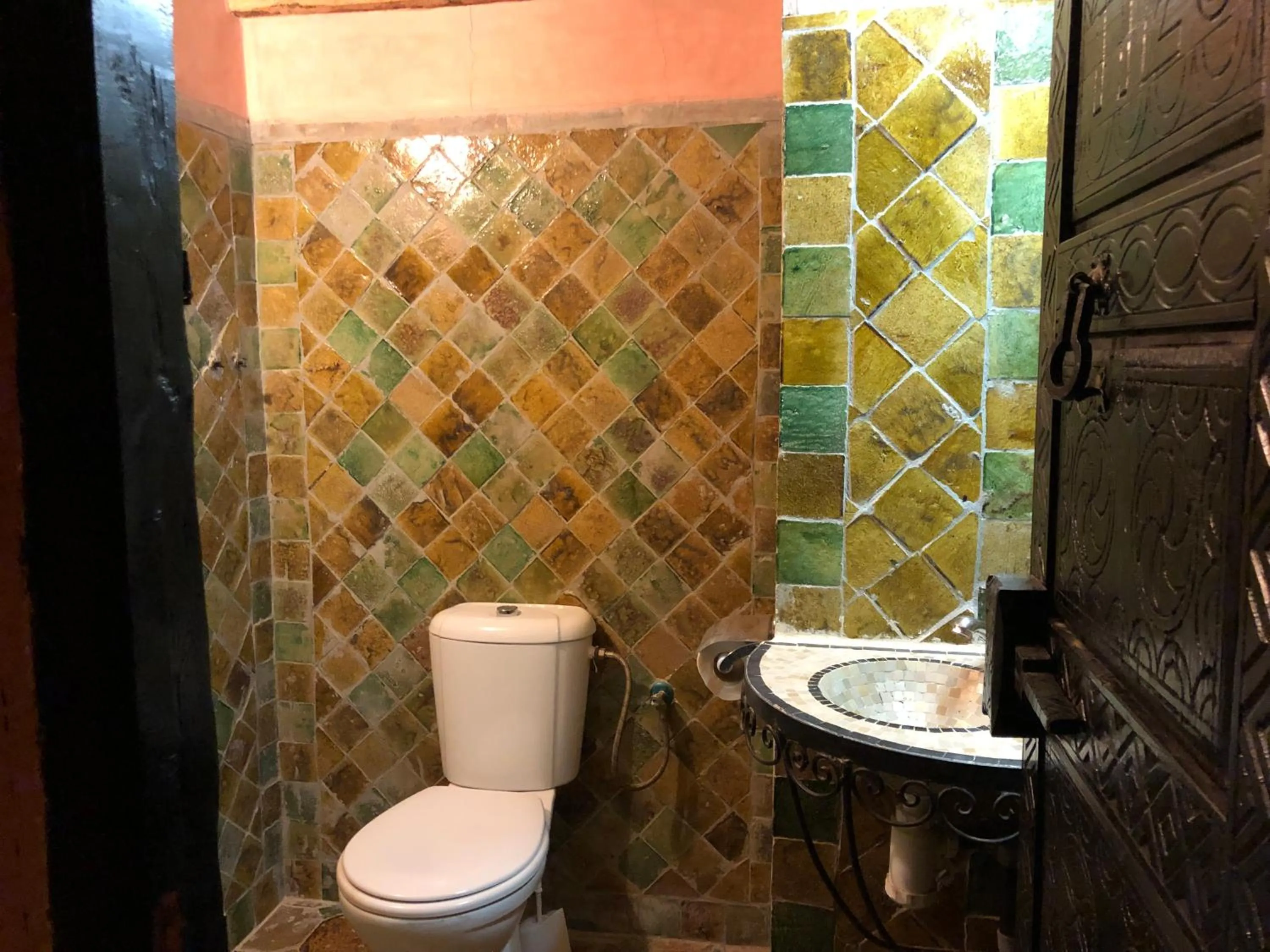 Shower in Kasbah Ennakb