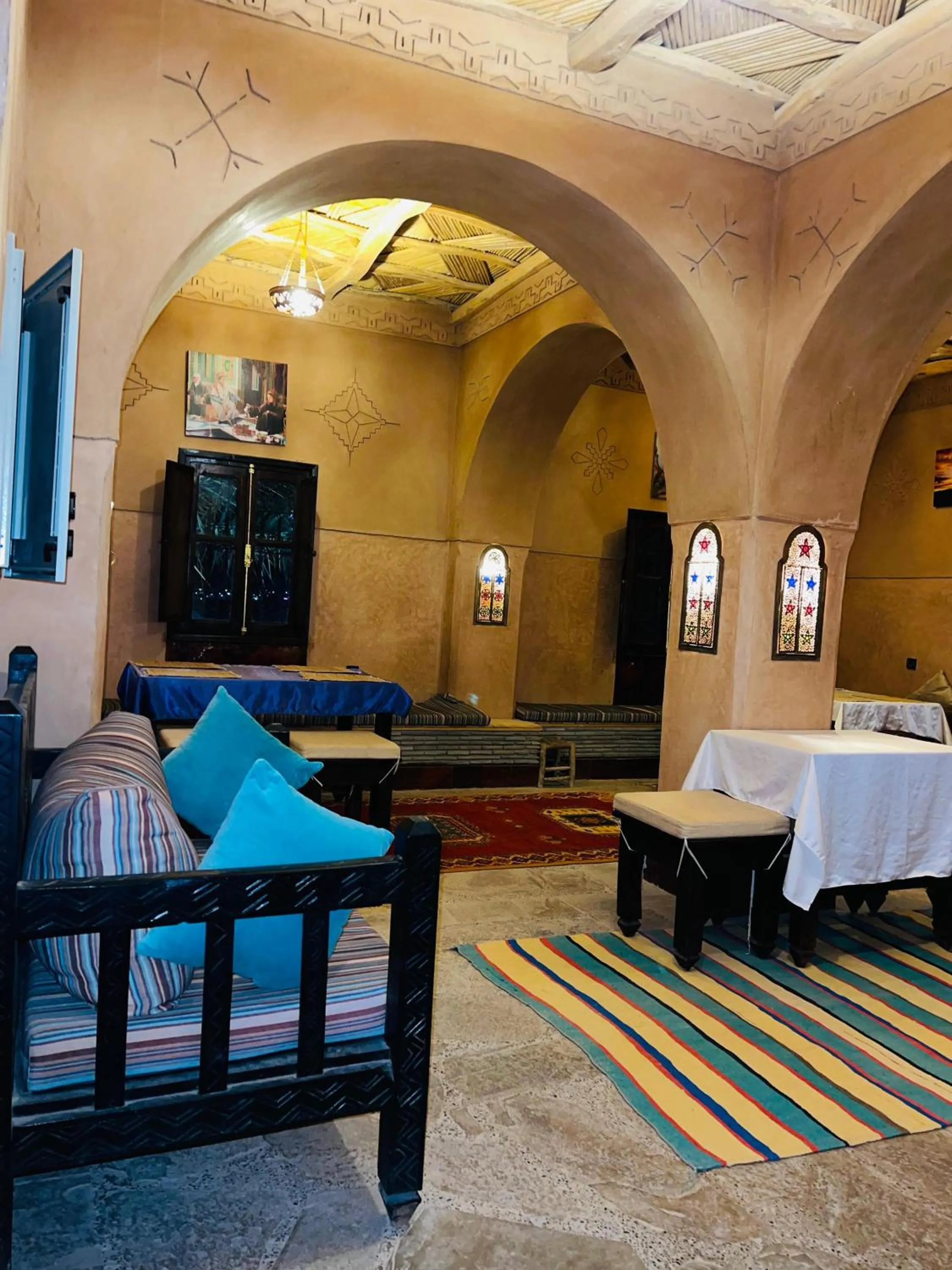 Dining area in Kasbah Ennakb