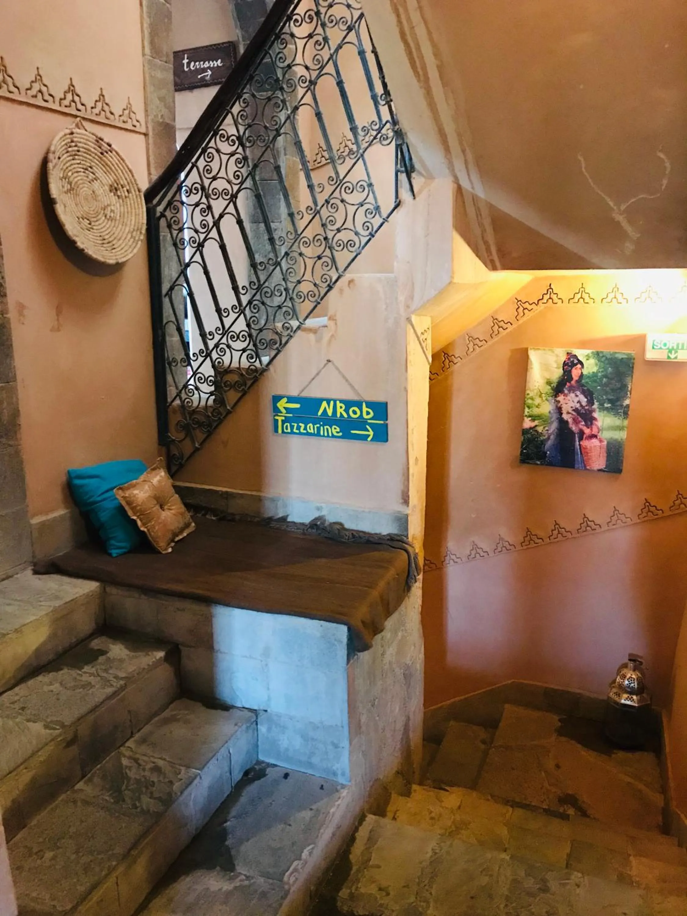 Decorative detail in Kasbah Ennakb