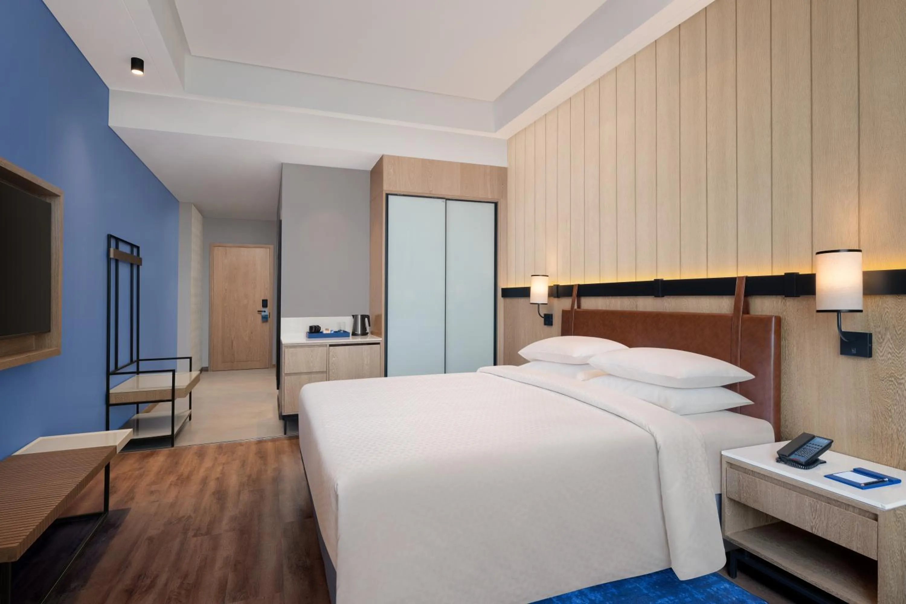 Bedroom, Bed in Four Points by Sheraton Nashik