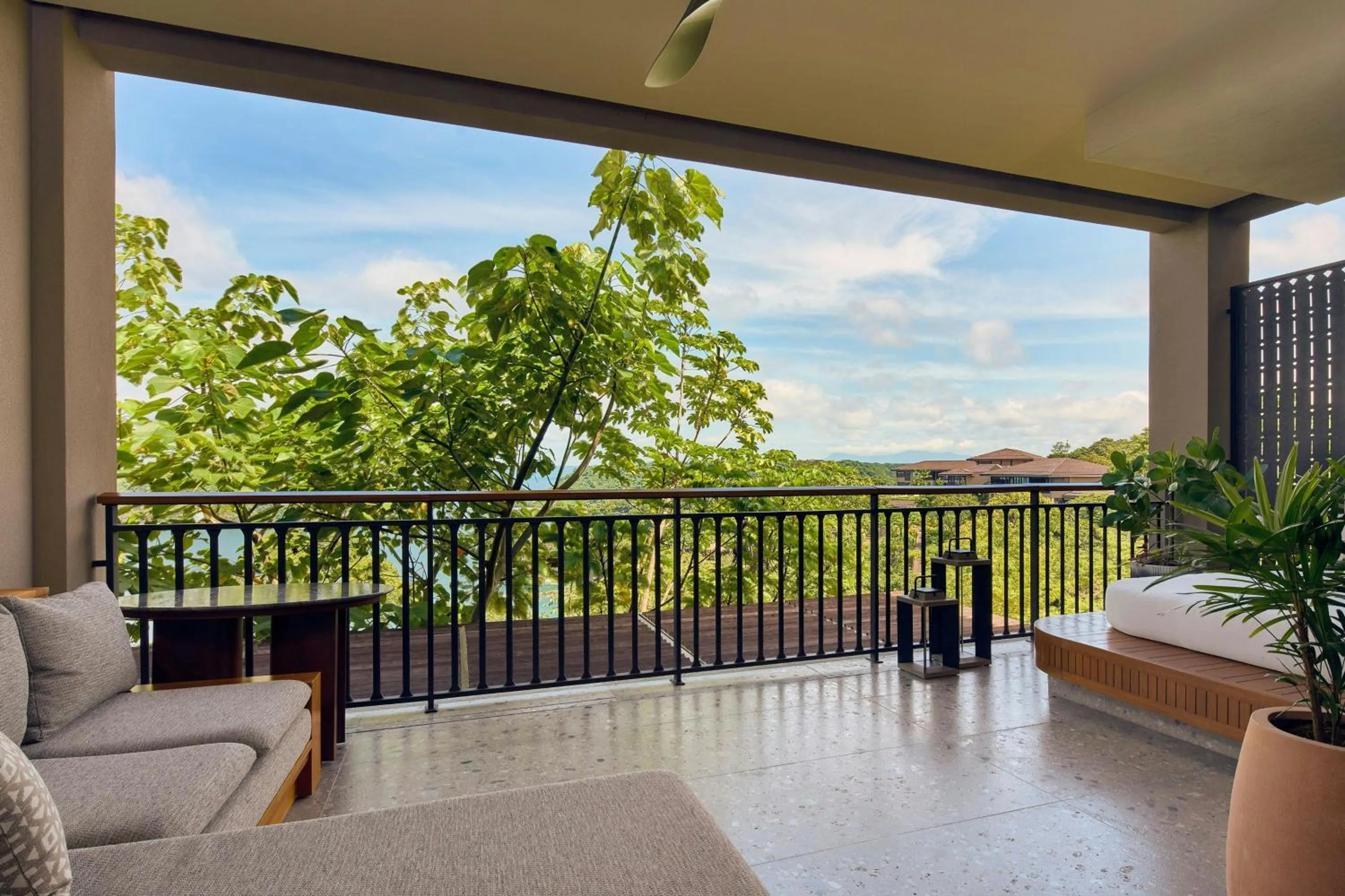 Lounge or bar in Nekajui Peninsula Papagayo, a Ritz-Carlton Reserve