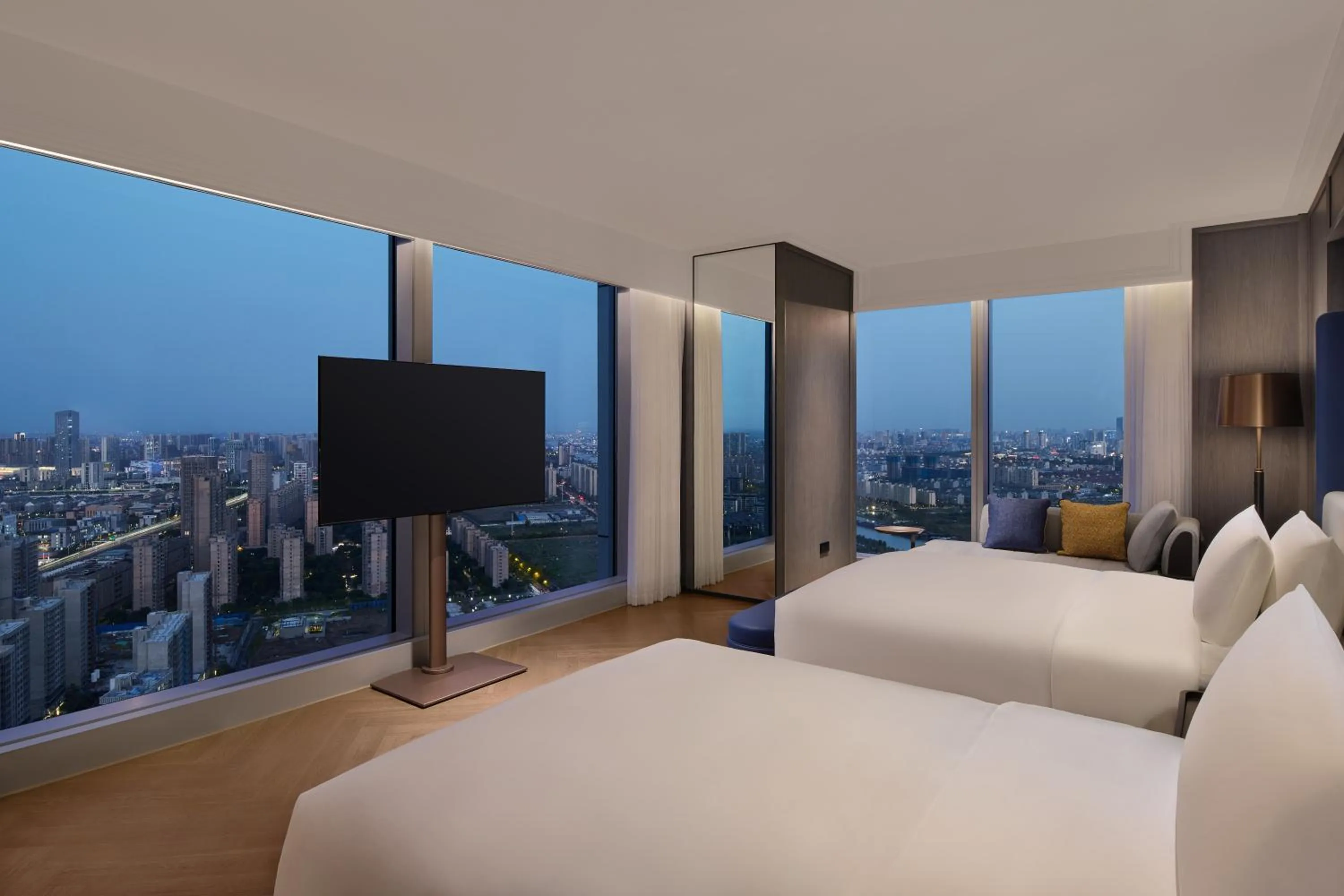 Bed in Le Meridien Nantong