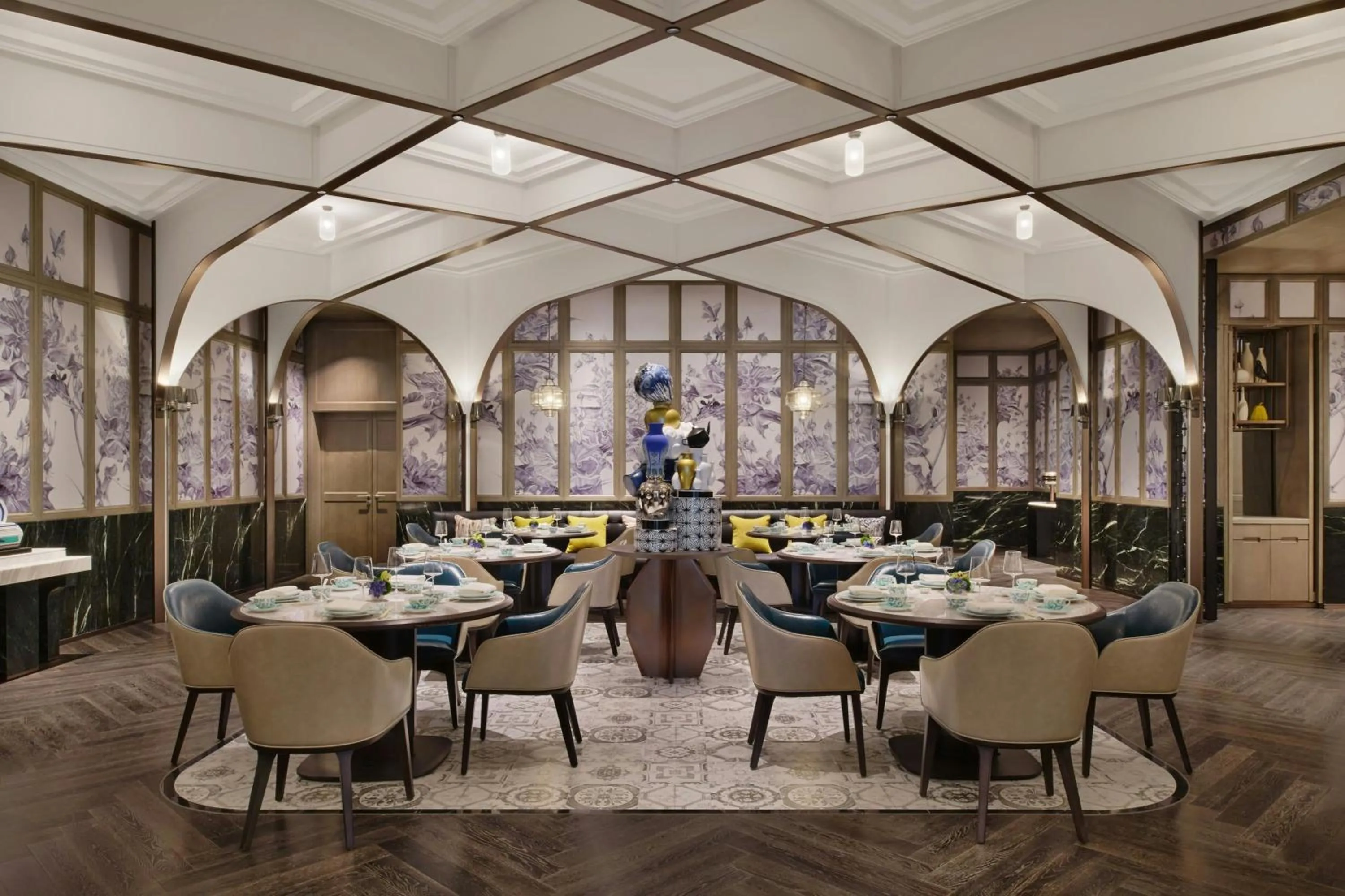 Restaurant/places to eat in Le Meridien Nantong