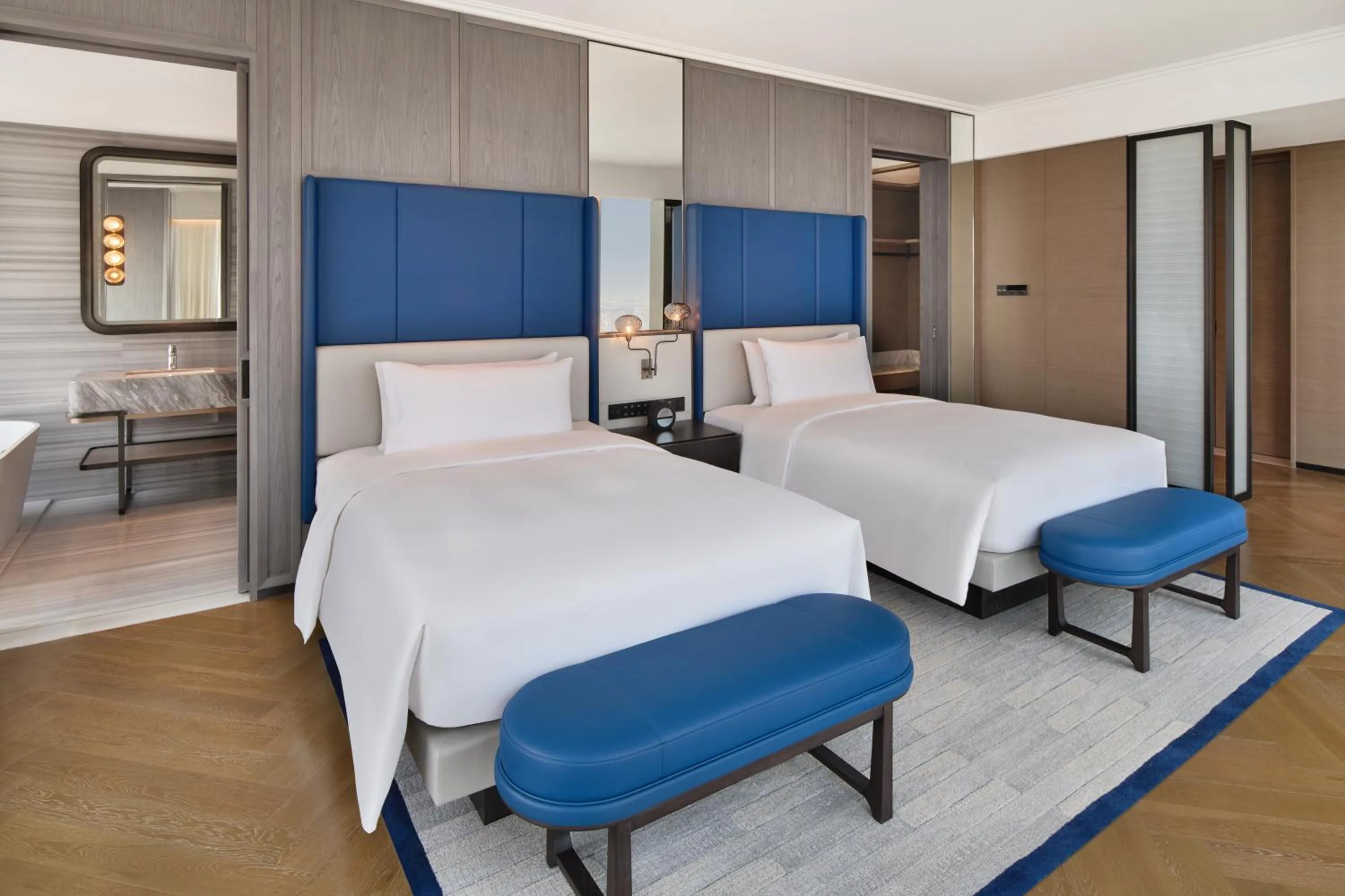 Bed in Le Meridien Nantong