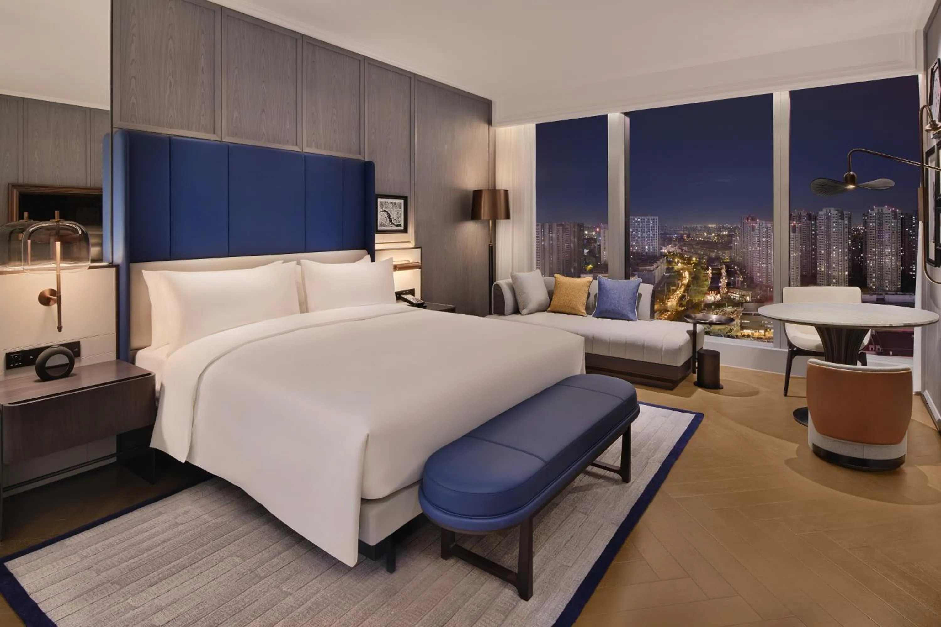 Bed in Le Meridien Nantong