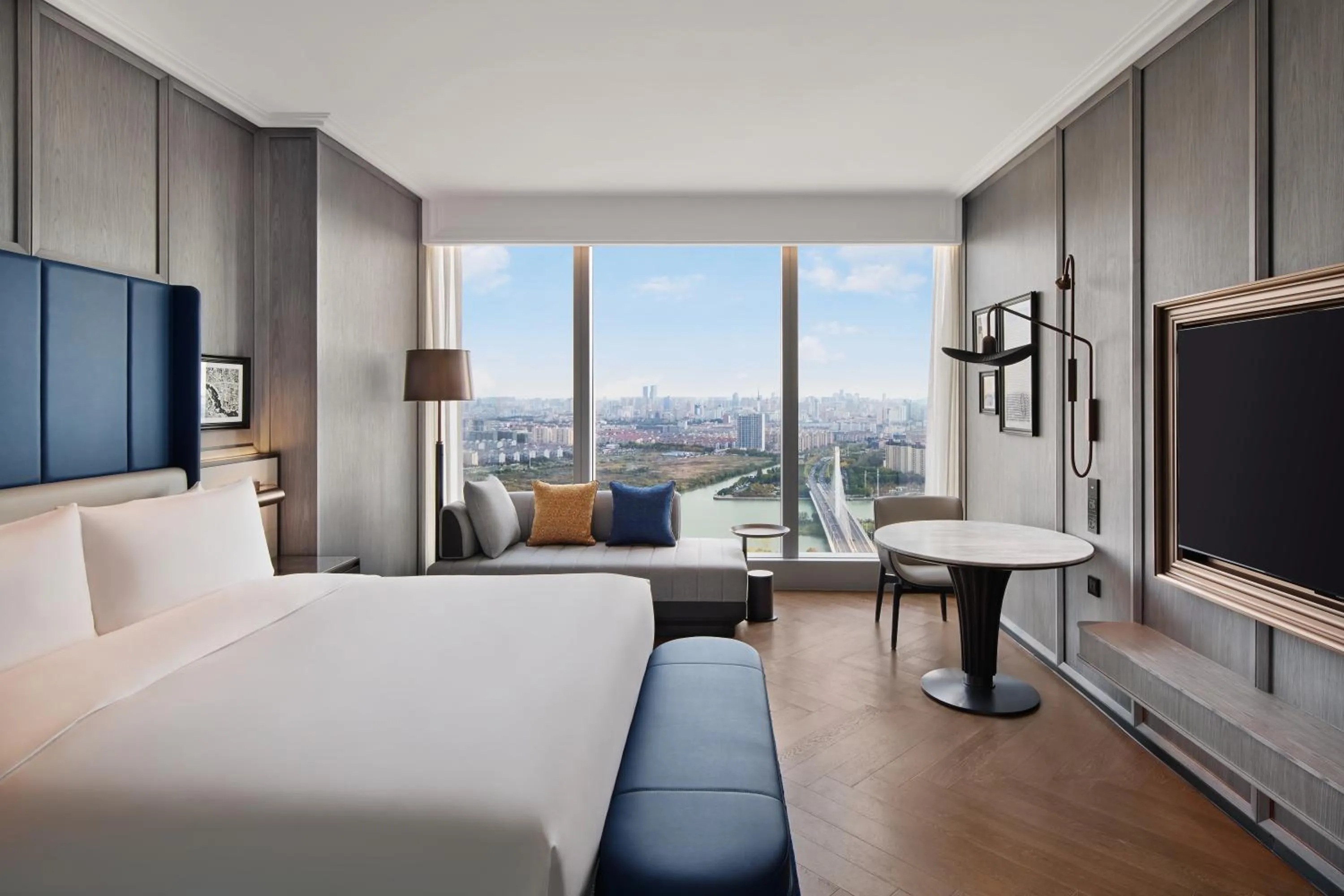 Bed in Le Meridien Nantong