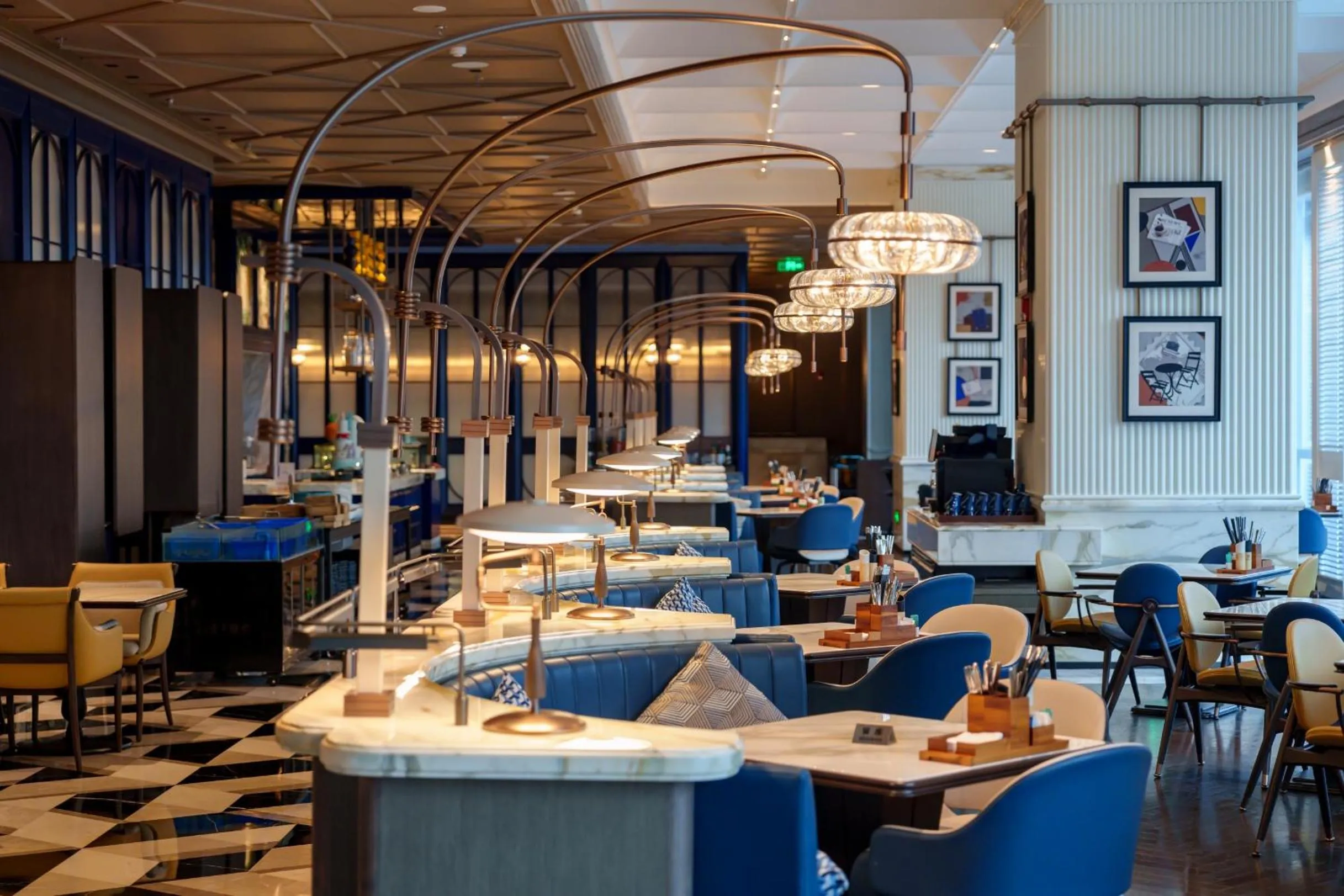 Restaurant/places to eat in Le Meridien Nantong