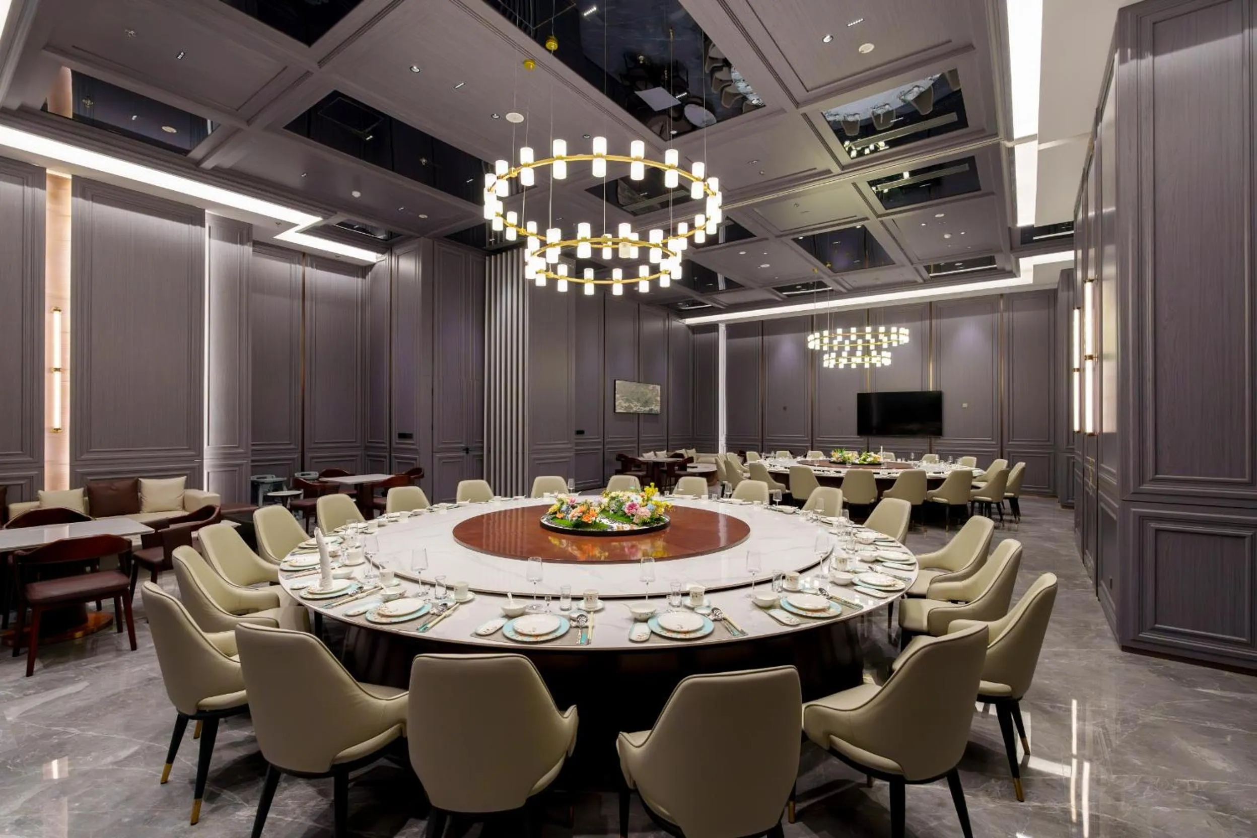 Restaurant/places to eat in Le Meridien Nantong