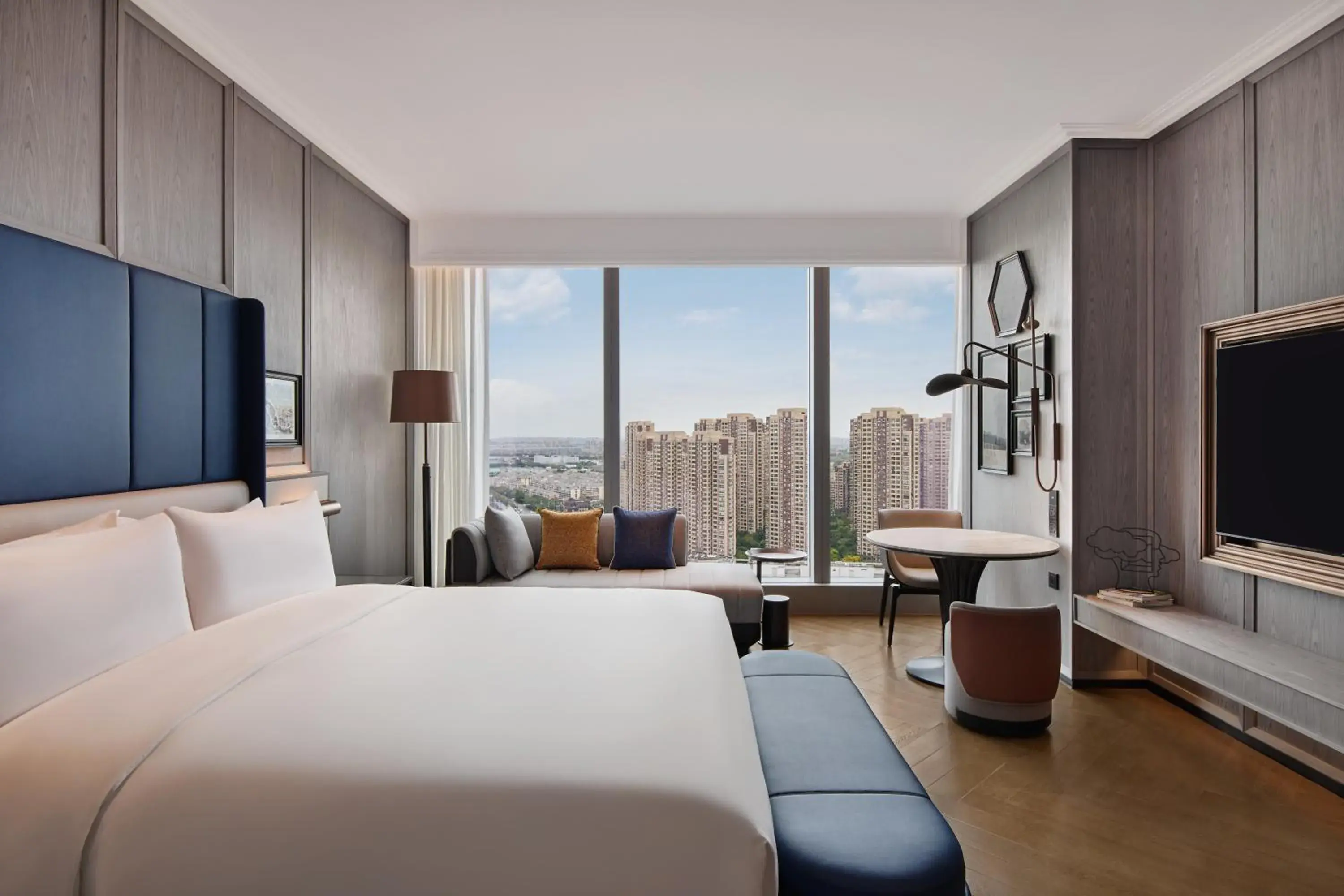 Deluxe King Room with City View in Le Meridien Nantong Deluxe King Room with City View in Le Meridien Nantong