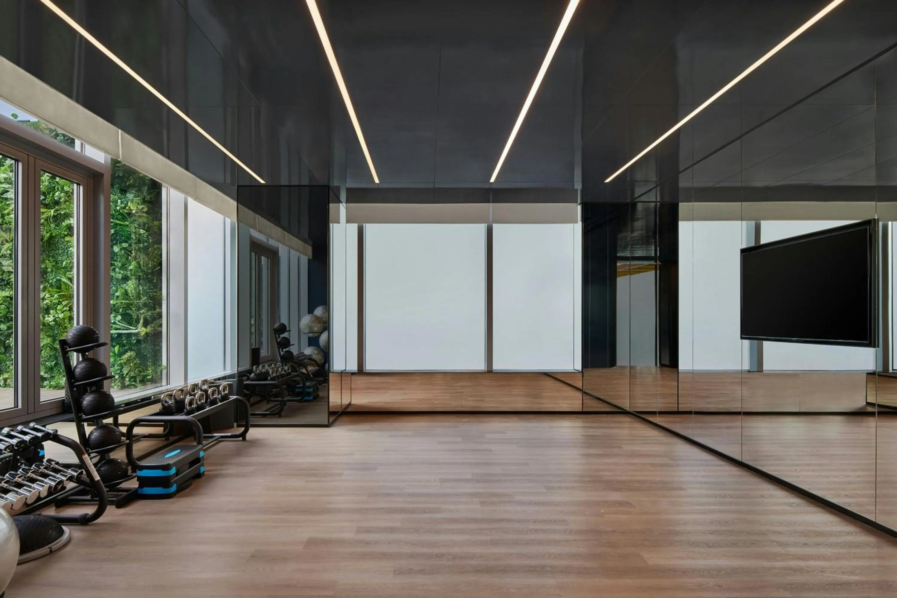 Fitness centre/facilities in Le Meridien Nantong